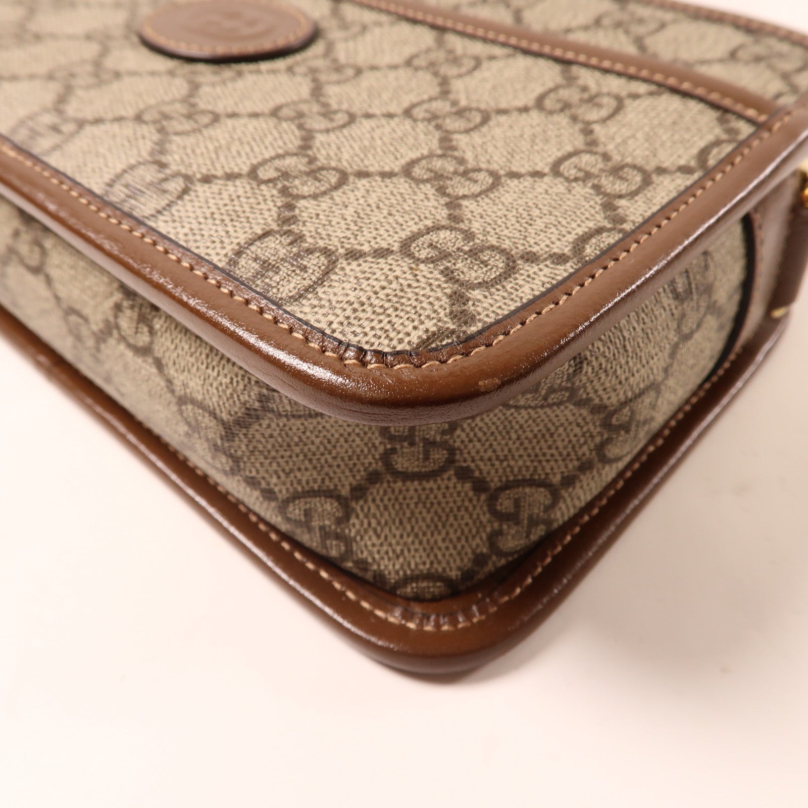 GUCCI 塗層帆布Interlocking G Bag金扣肩背袋
