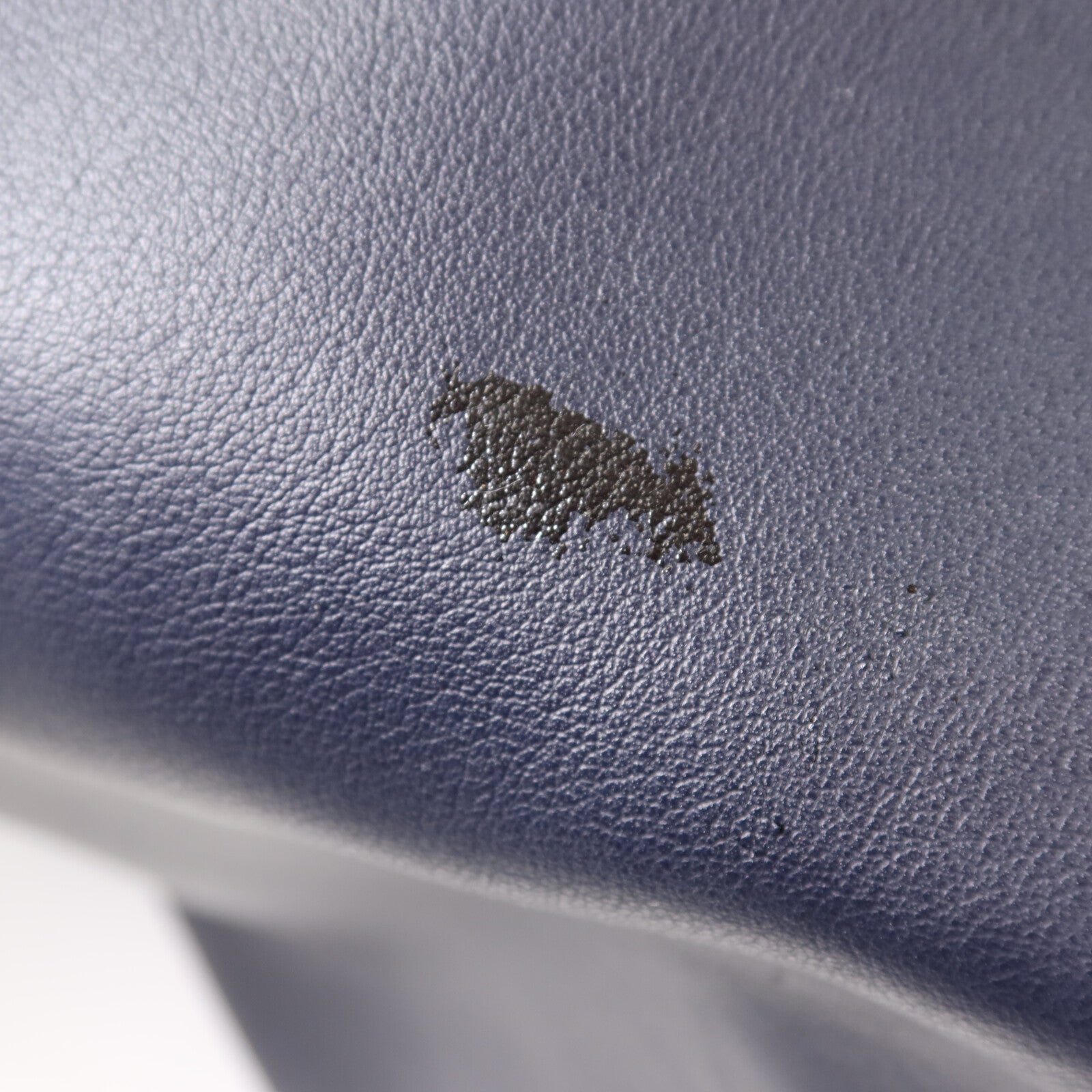 YVES SAINT LAURENT 牛皮皮革Tote Bag銀扣手挽袋