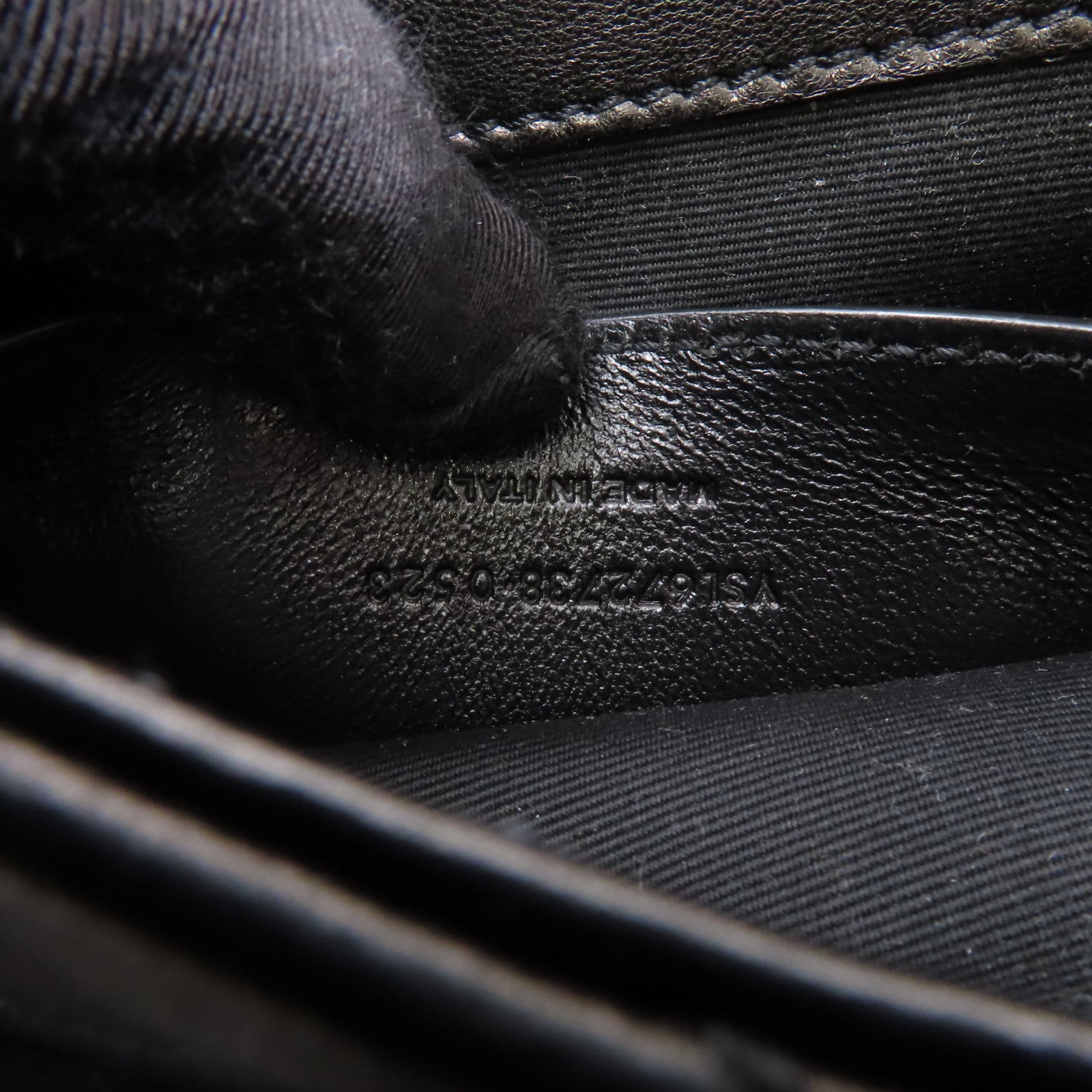 SAINT LAURENT 羊皮皮革Mini Nolita Bag金扣鏈帶肩背袋黑色