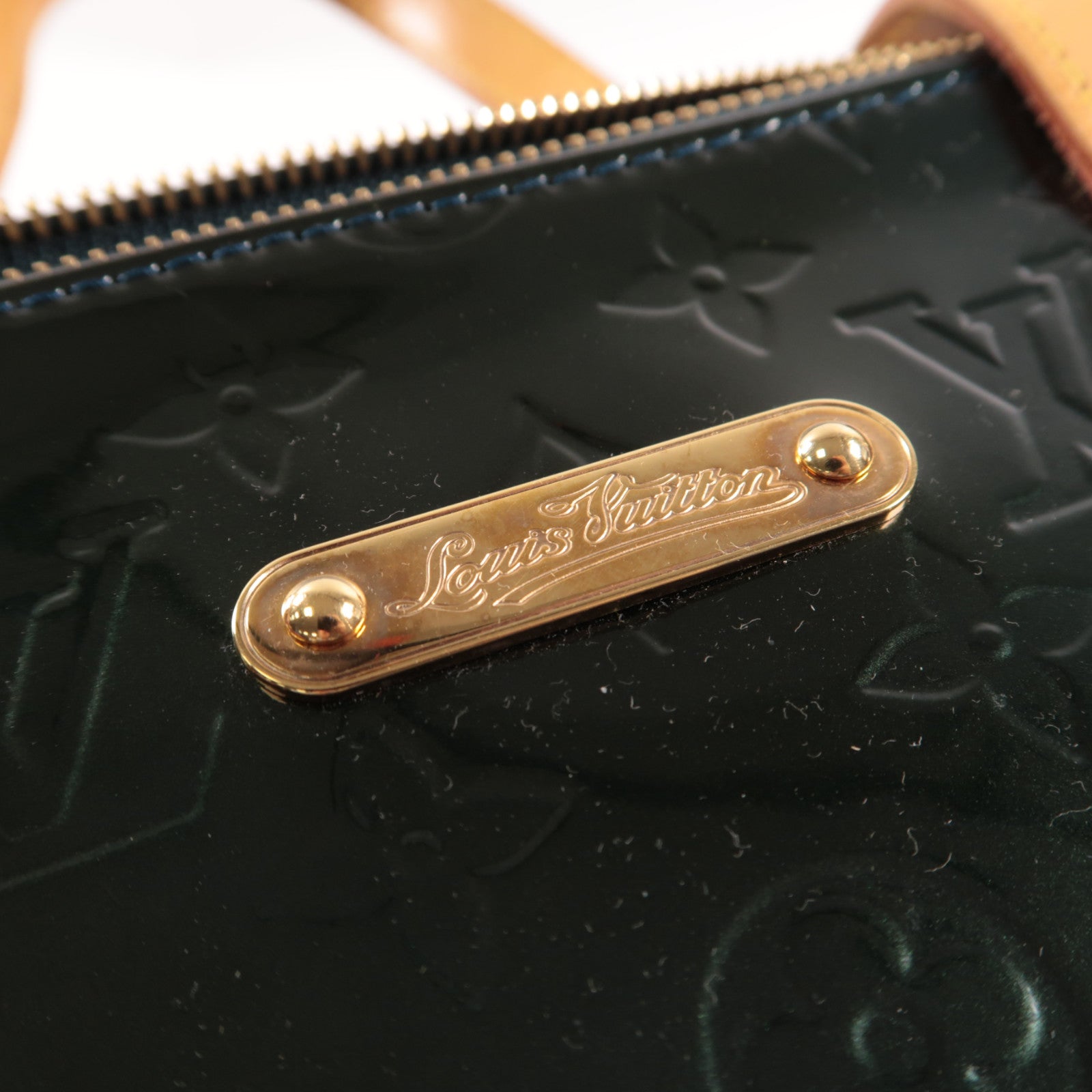 LOUIS VUITTON Monogram Vernis Bellevue PM金扣手挽袋綠色