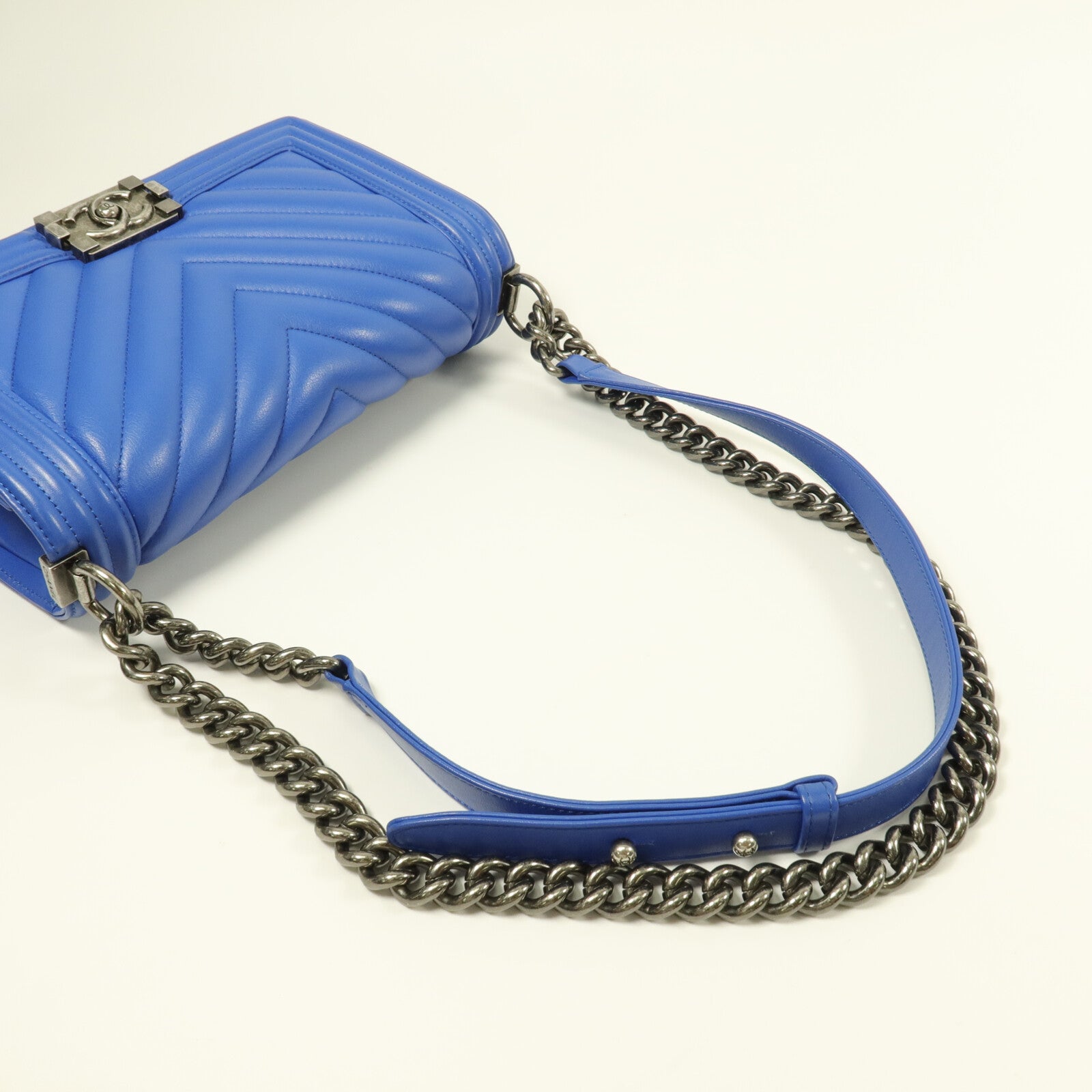 CHANEL 牛皮皮革Boy 25