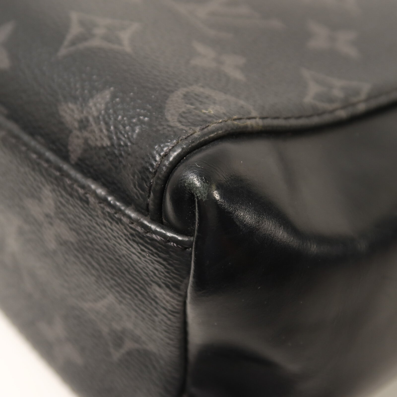 LOUIS VUITTON Monogram Eclipse Messenger PM Voyager肩背袋