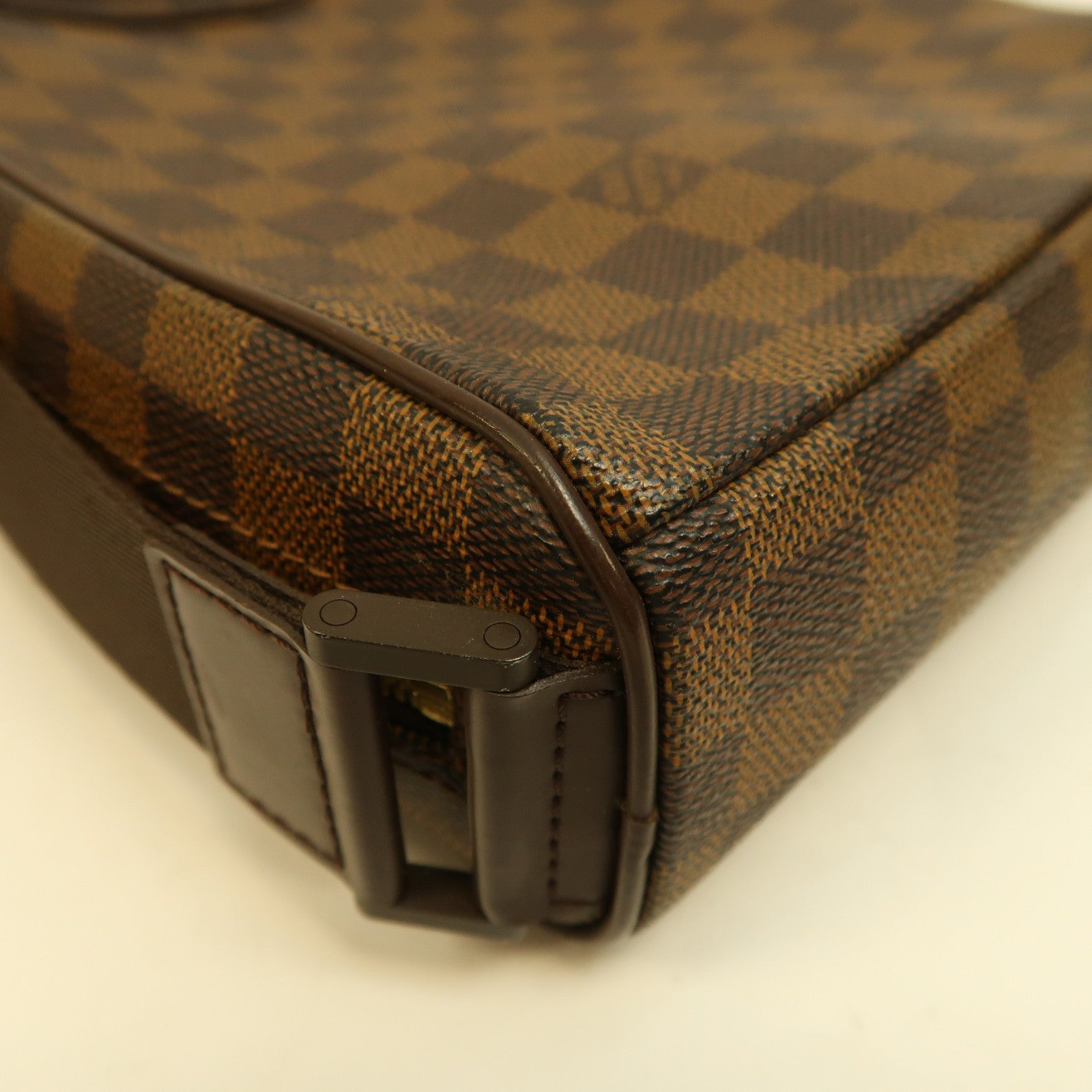LOUIS VUITTON Damier Olav PM金扣肩背袋啡色