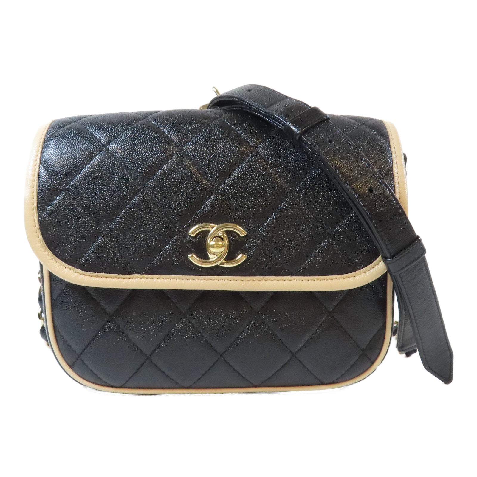 CHANEL 菱格Caviar皮革Messenger Bag金扣鏈帶肩背袋黑色/米色