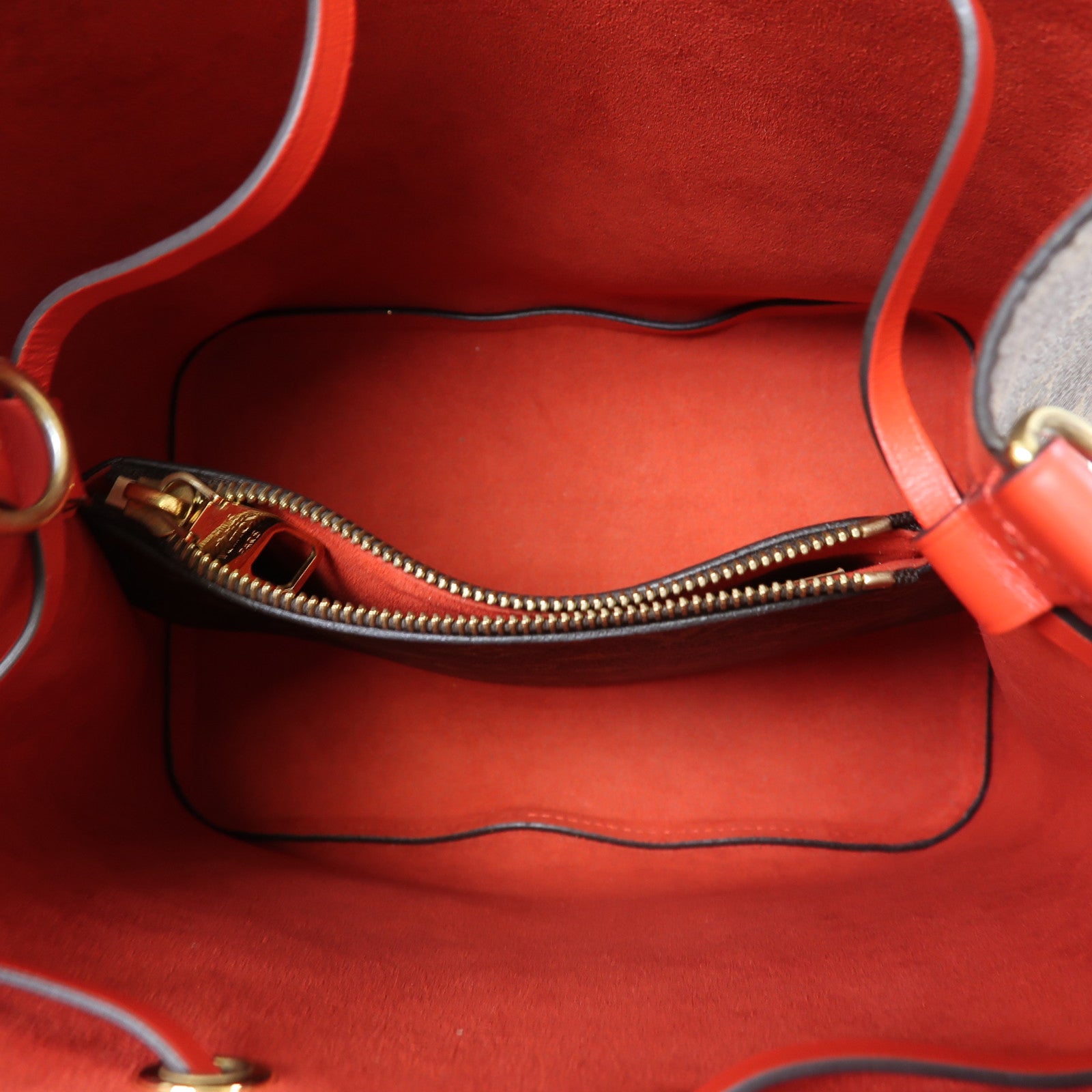 LOUIS VUITTON Monogram Neo Noe MM金扣肩背袋啡色/紅色