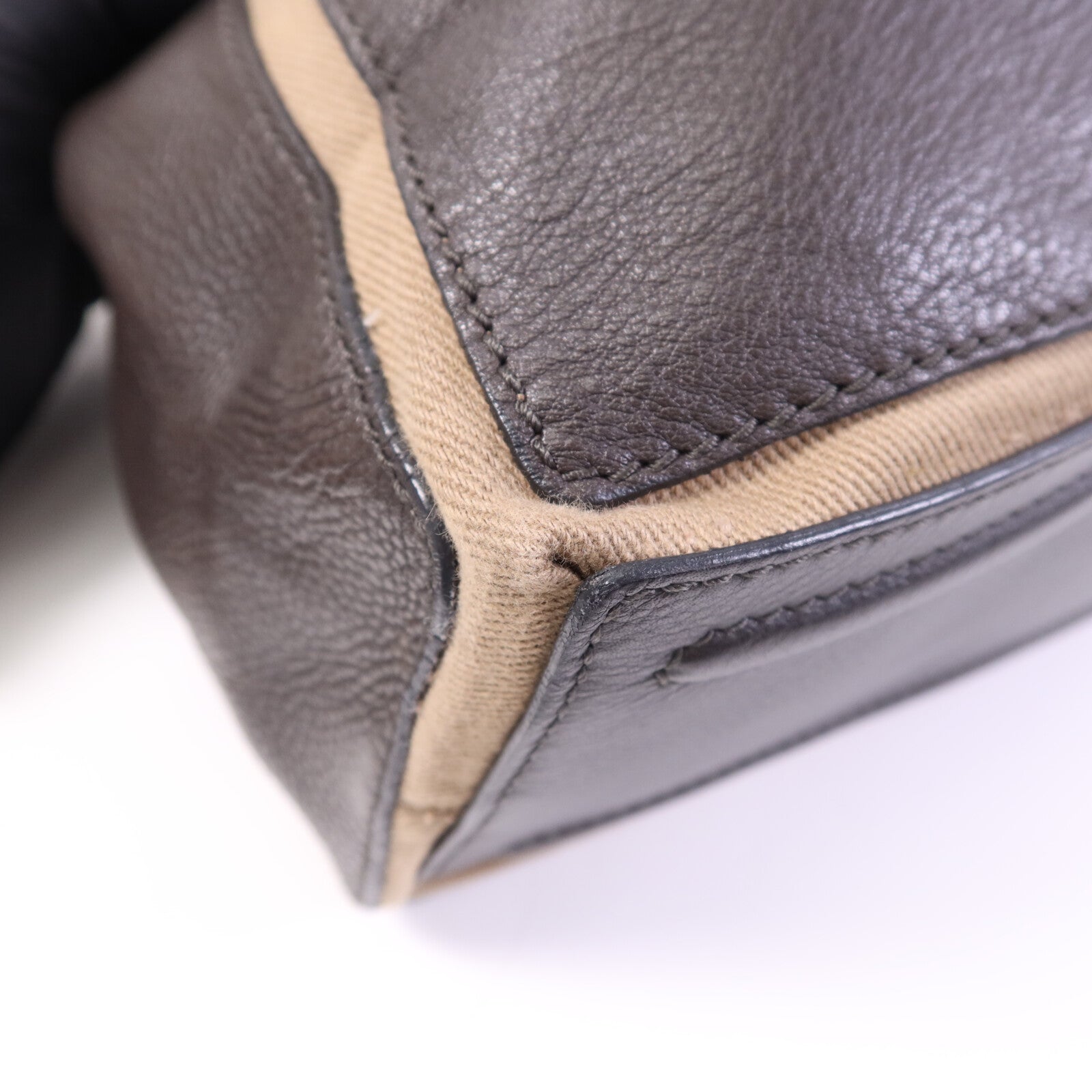 YVES SAINT LAURENT 牛皮皮革Muse金扣肩背袋