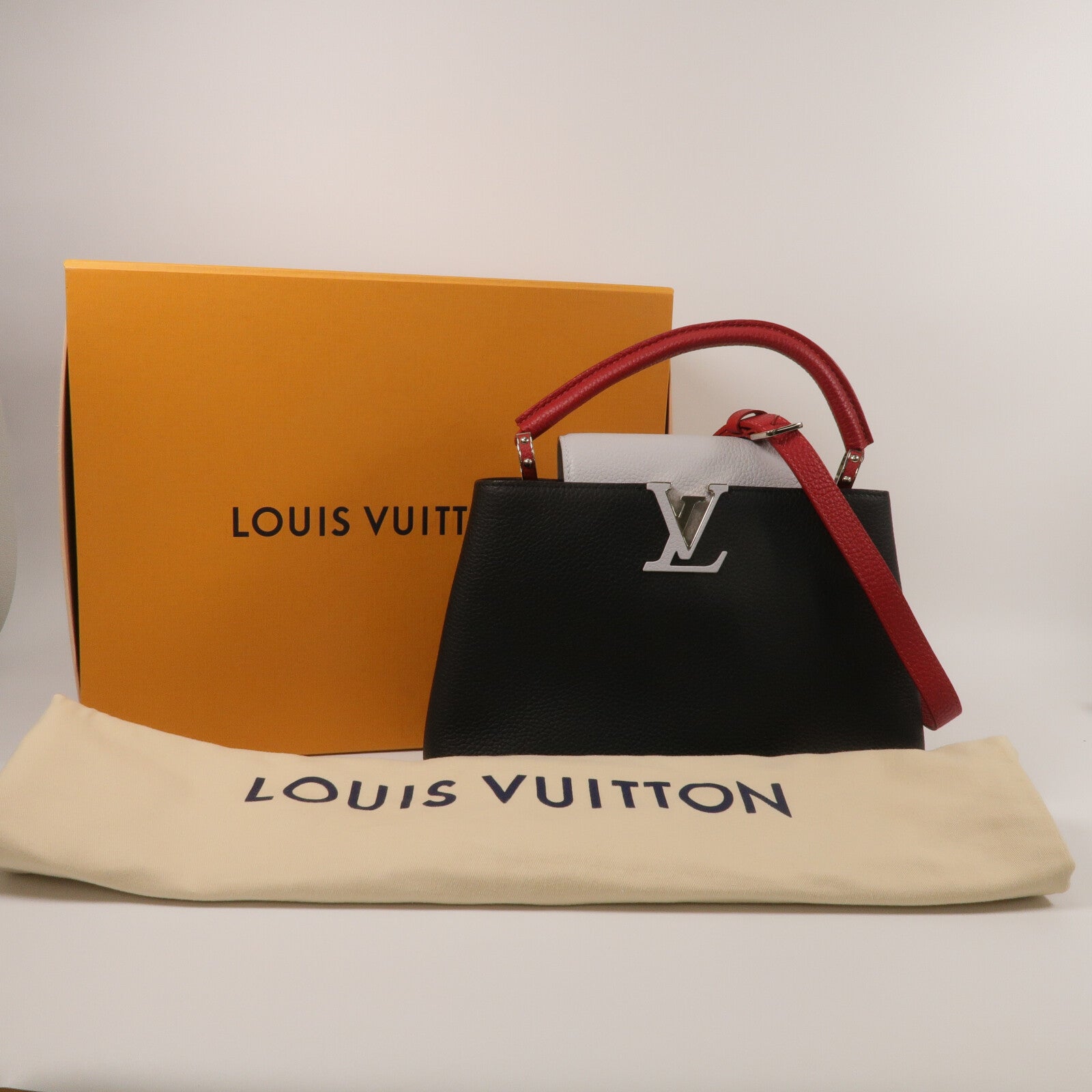 LOUIS VUITTON Taurillon Capucines MM手挽肩背兩用袋