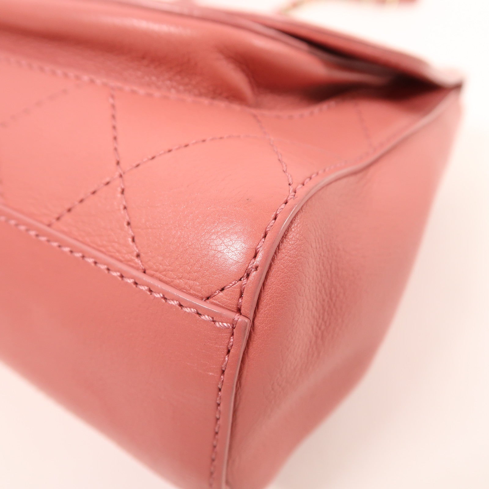 CHANEL 牛皮皮革Chain Shoulder金扣鏈帶肩背袋