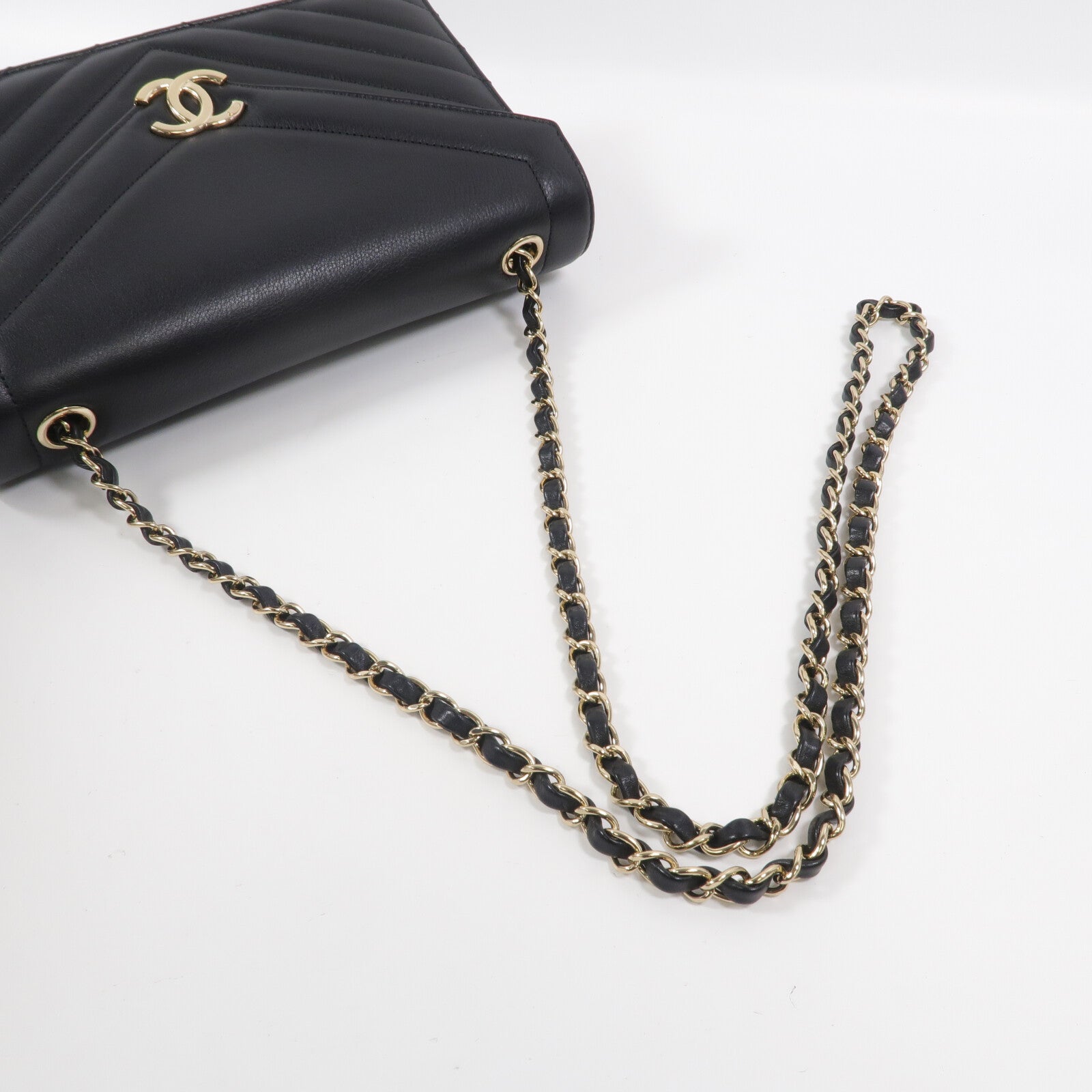 CHANEL 牛皮皮革Large Chevron Flap鏈帶肩背袋