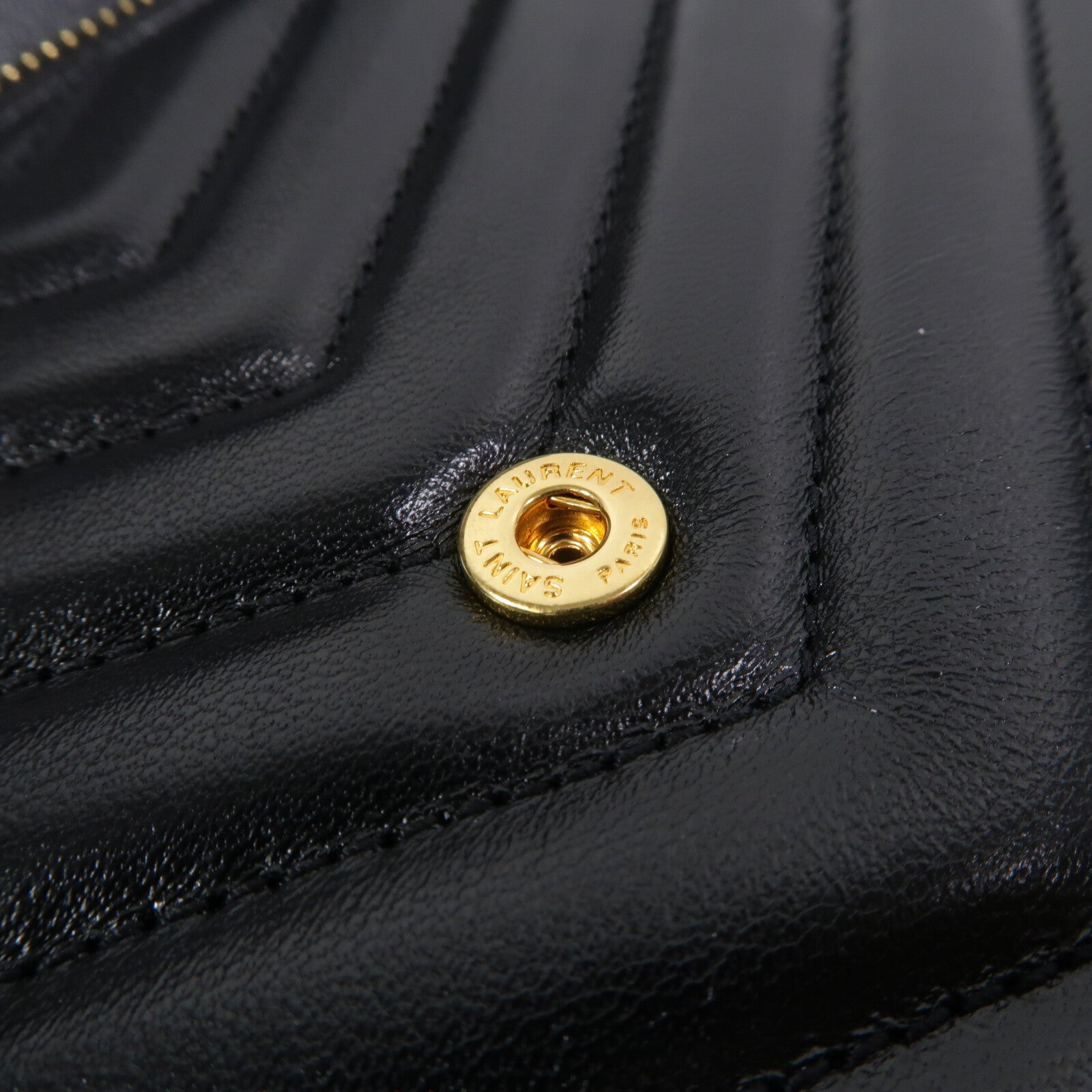 SAINT LAURENT 羊皮皮革Cassandre Wallet On Chain鏈帶肩背袋