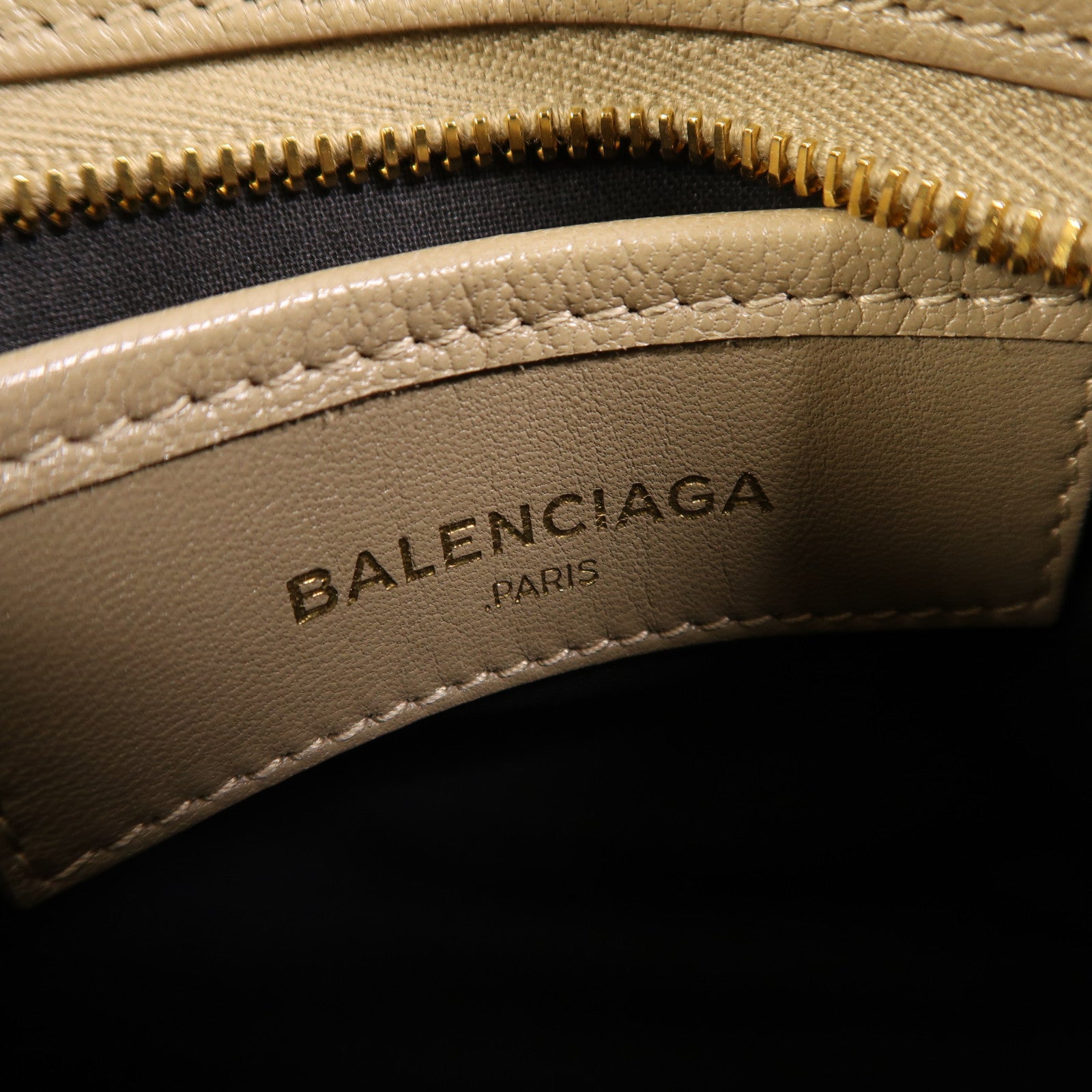 BALENCIAGA 皮革Nano City金扣手挽肩背兩用袋