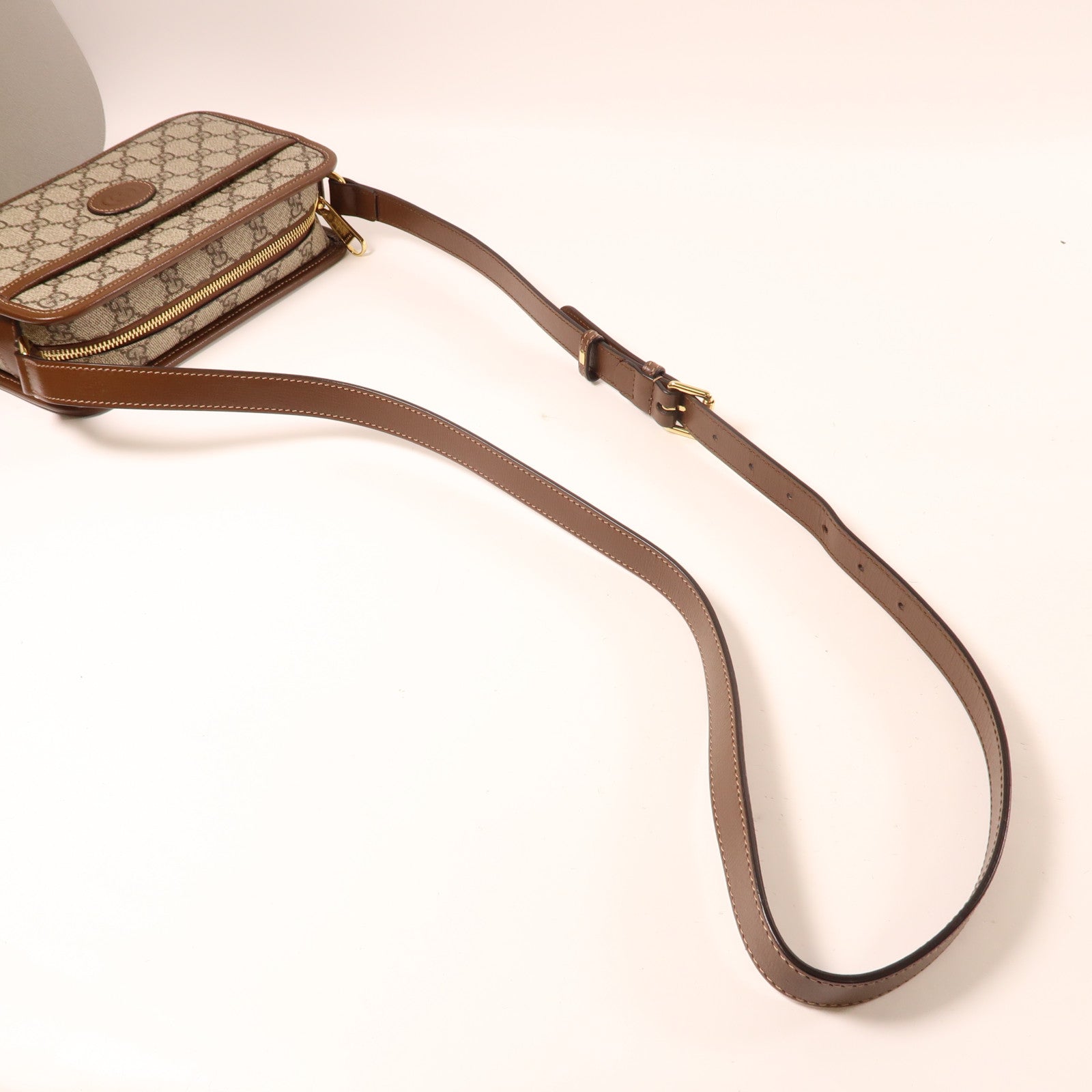 GUCCI 塗層帆布Interlocking G Bag金扣肩背袋