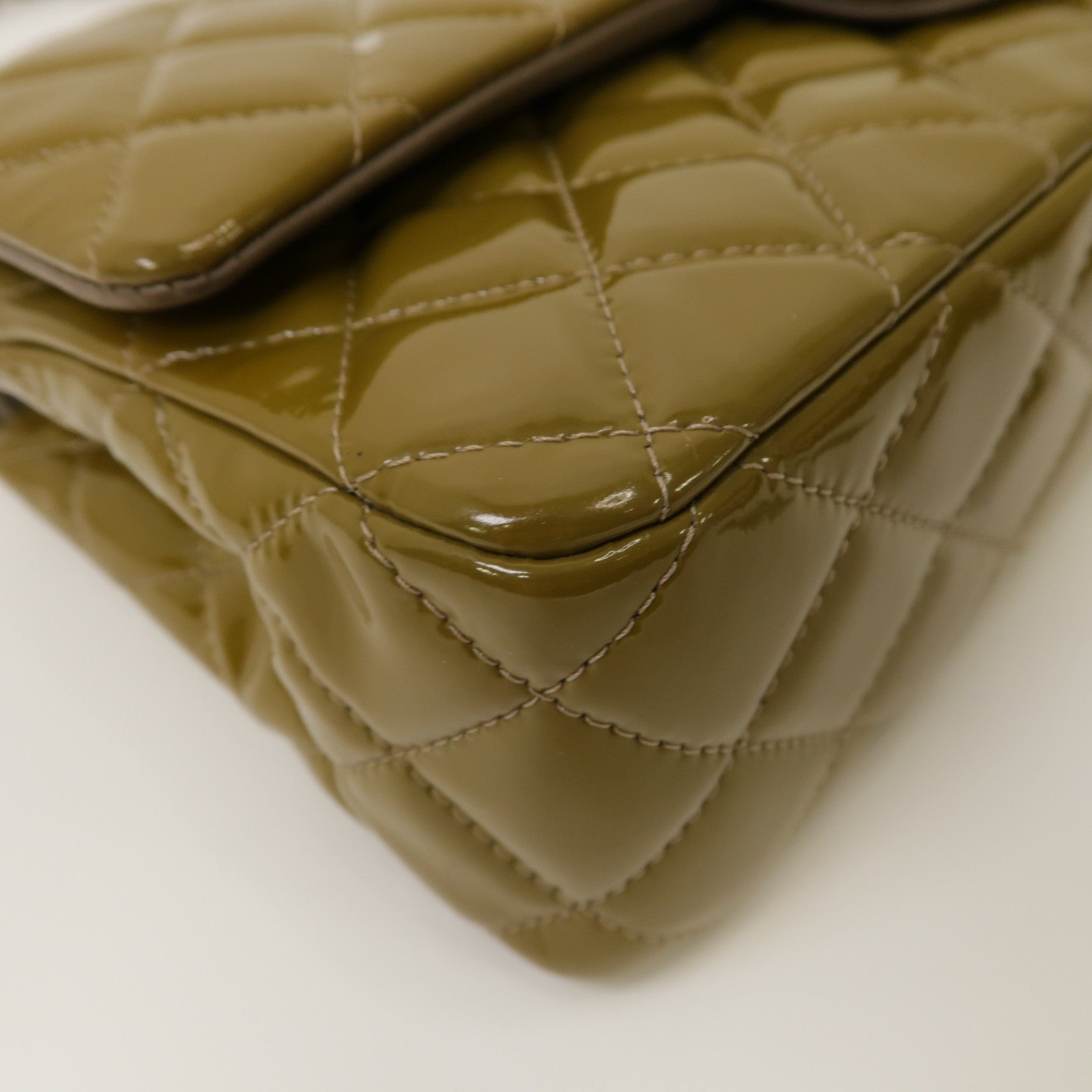 CHANEL 【激減優惠】菱格漆皮皮革Classic Flap 25銀扣鏈帶肩背袋綠色/灰色