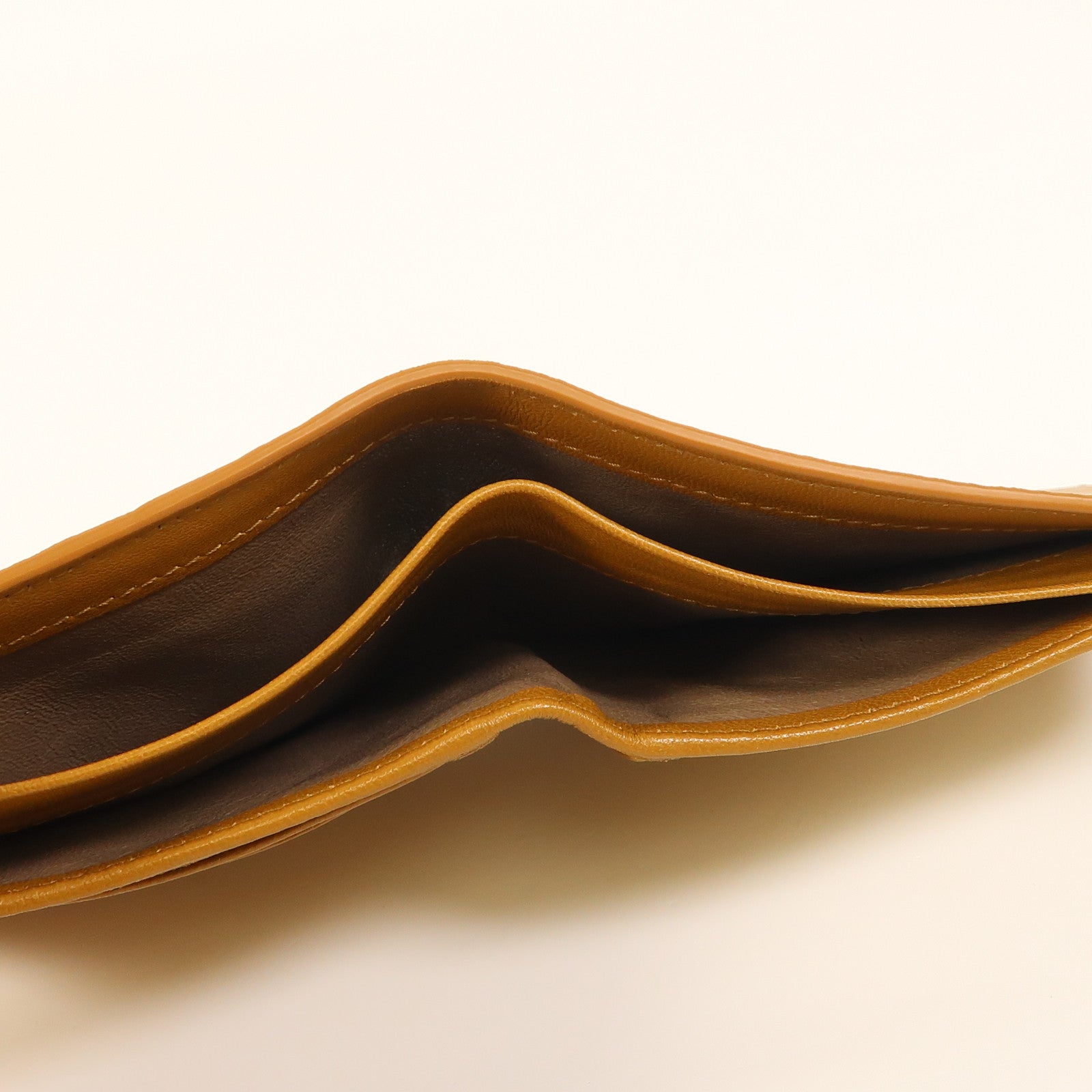 BOTTEGA VENETA 羊皮皮革Bi-Fold Wallet錢包