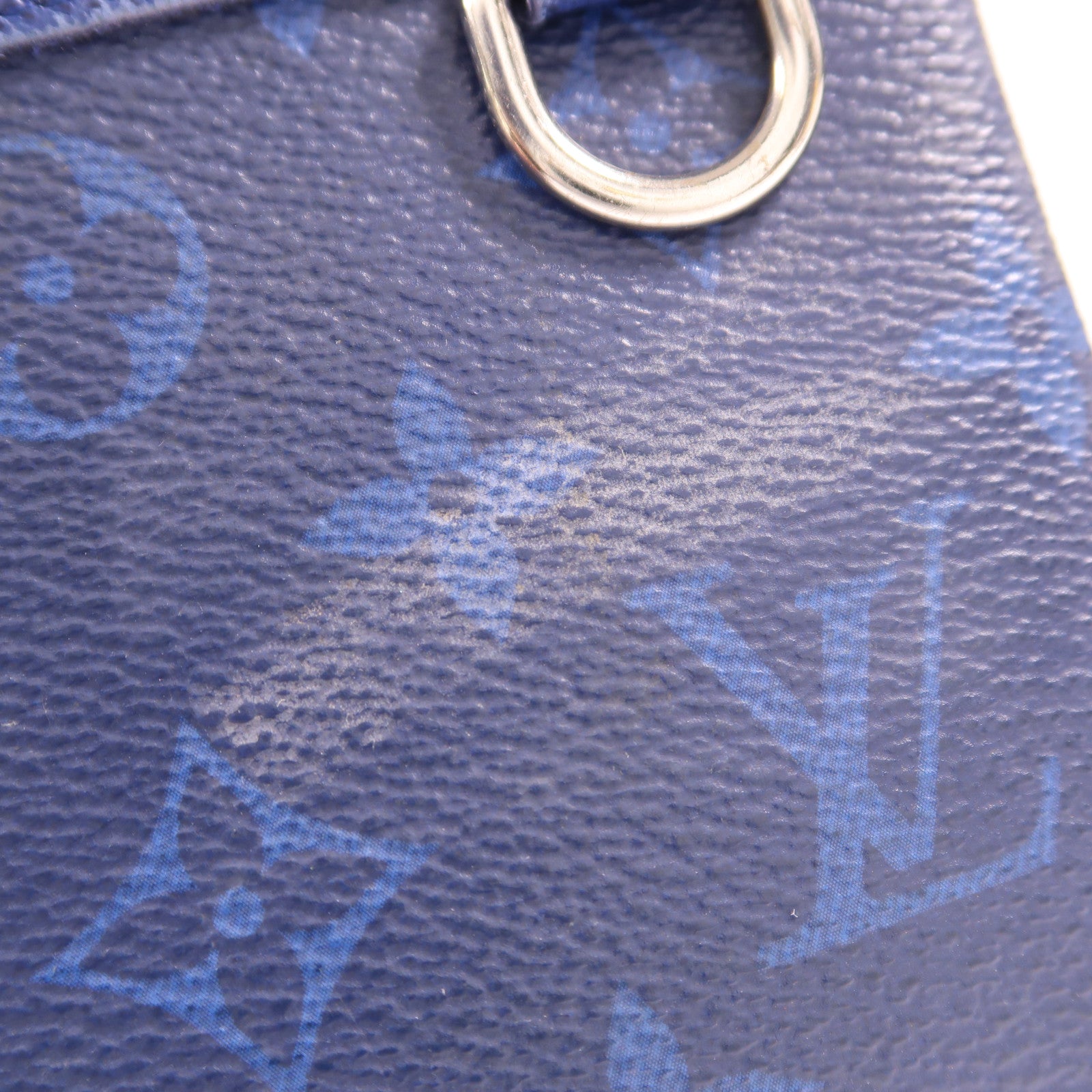 LOUIS VUITTON Taiga皮革Discovery Pochette銀扣手拿包