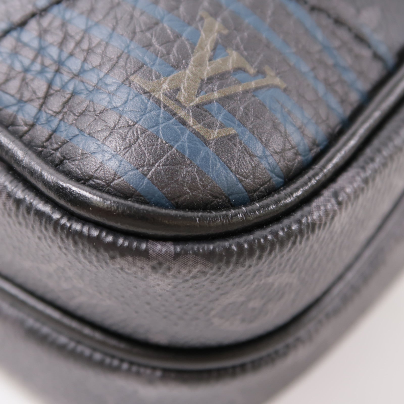 LOUIS VUITTON Monogram Eclipse Patchwork Amazon Sling Bag肩背袋