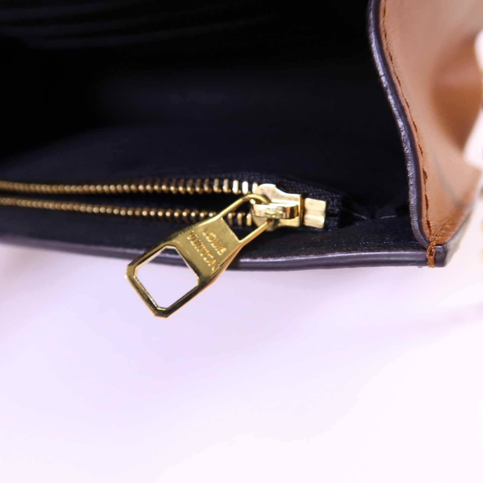 LOUIS VUITTON Monogram Reverse Dauphine肩背袋