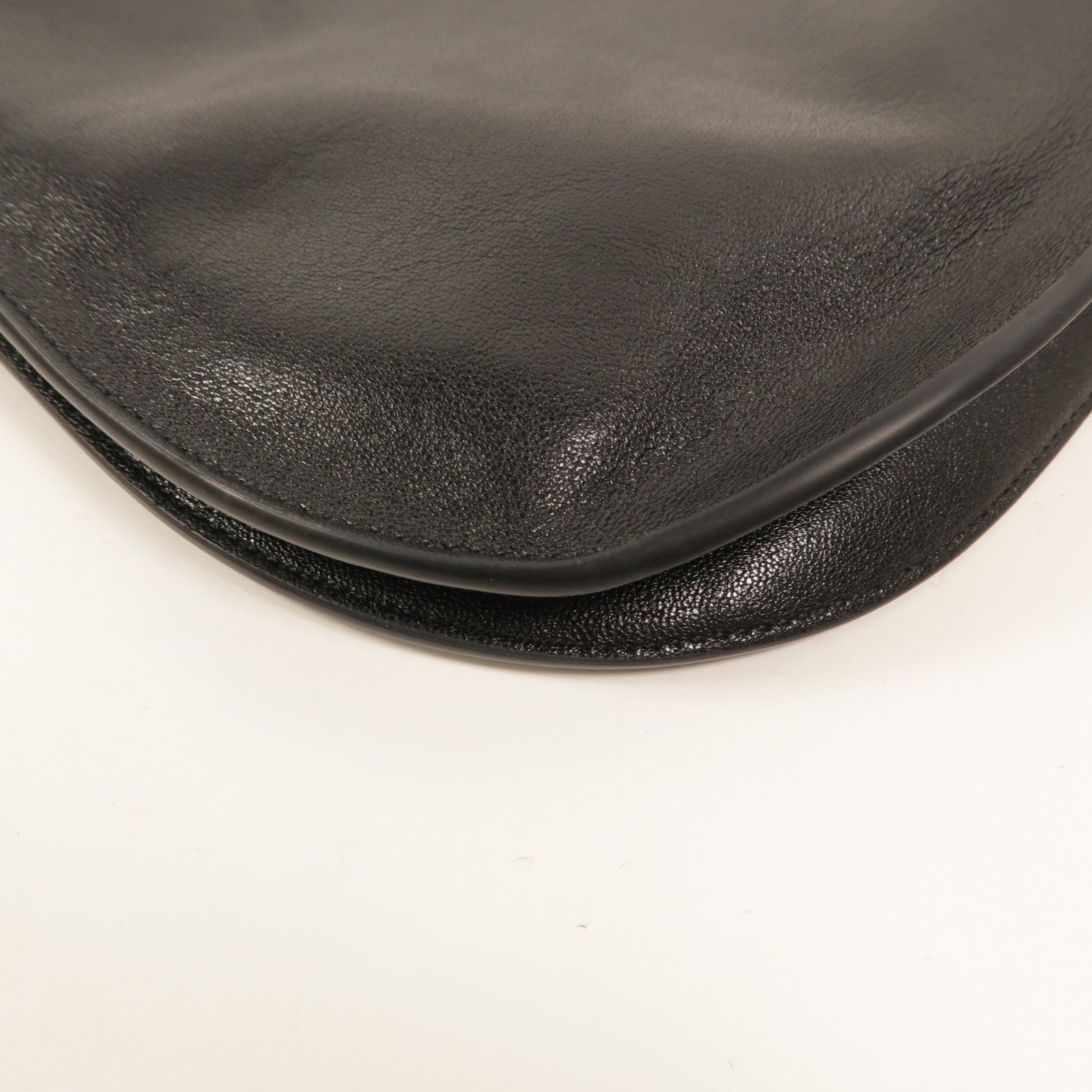 CELINE 羊皮皮革Soft Triomphe Besace肩背袋
