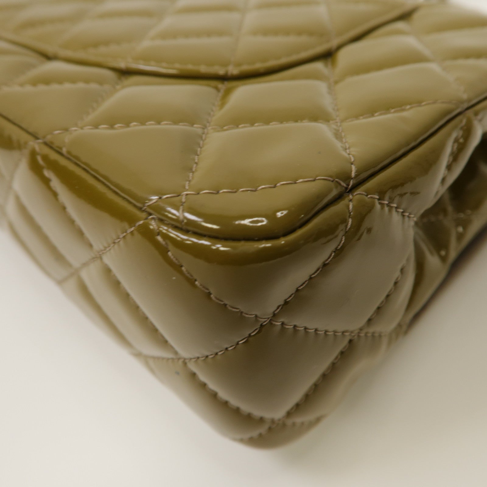 CHANEL 【激減優惠】菱格漆皮皮革Classic Flap 25銀扣鏈帶肩背袋綠色/灰色
