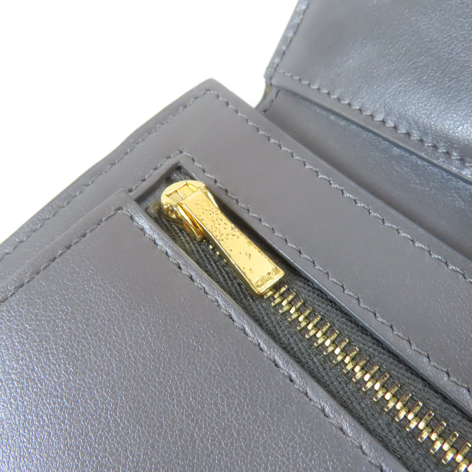 CELINE 牛皮皮革Bifold Wallet金扣錢包灰色