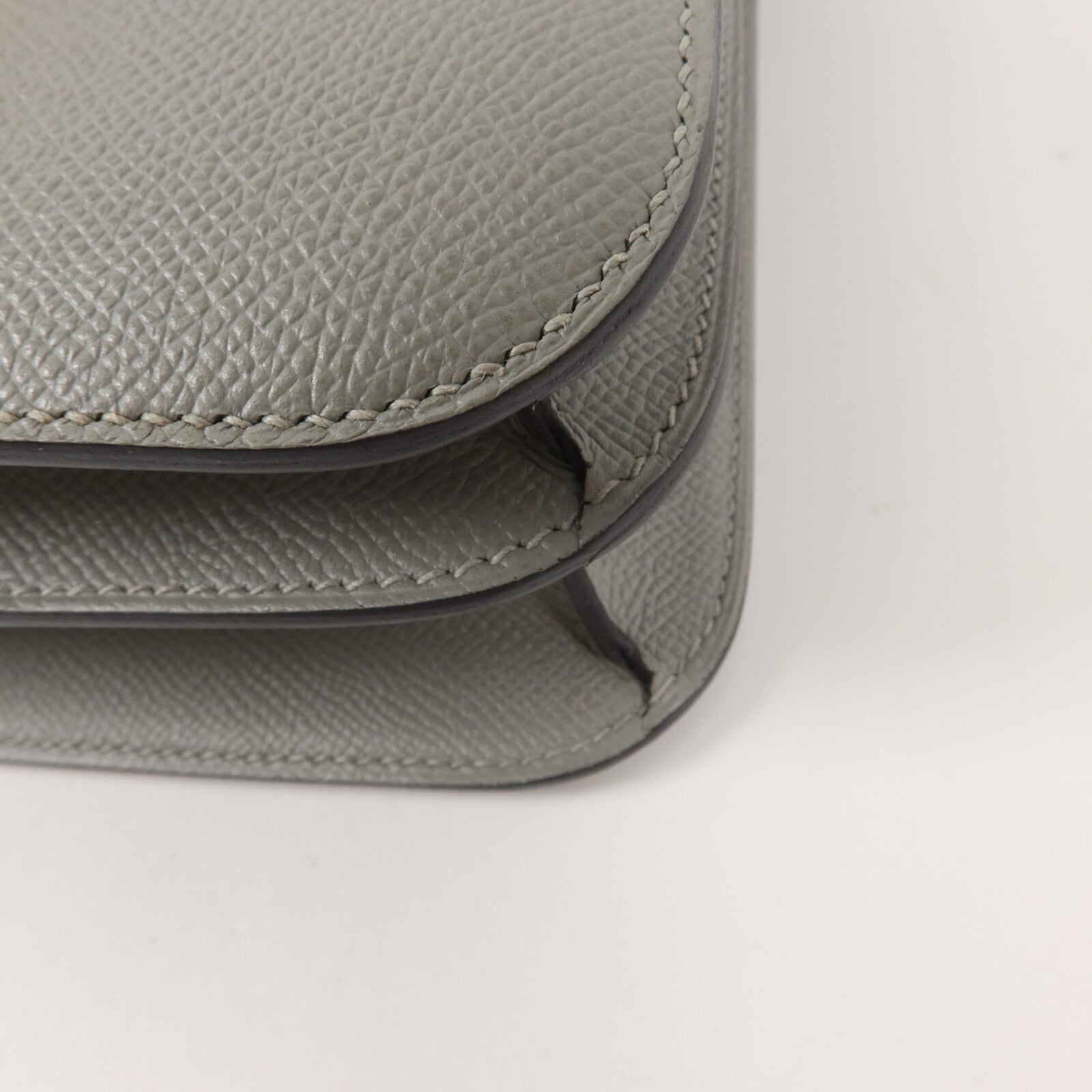 HERMES Epsom皮革Constance 24肩背袋Gris Mouette