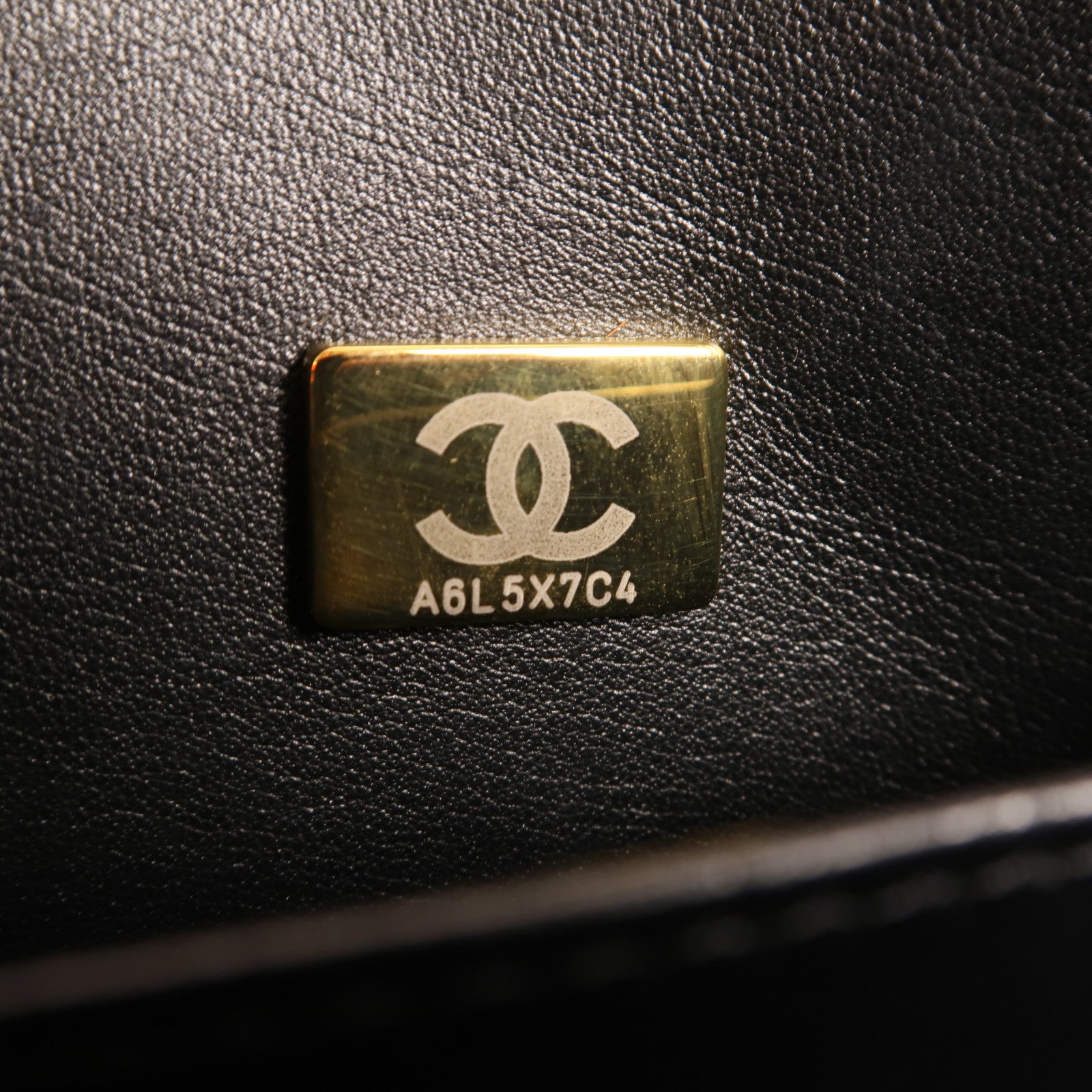 CHANEL 牛皮皮革Shoulder Bag金扣鏈帶肩背袋