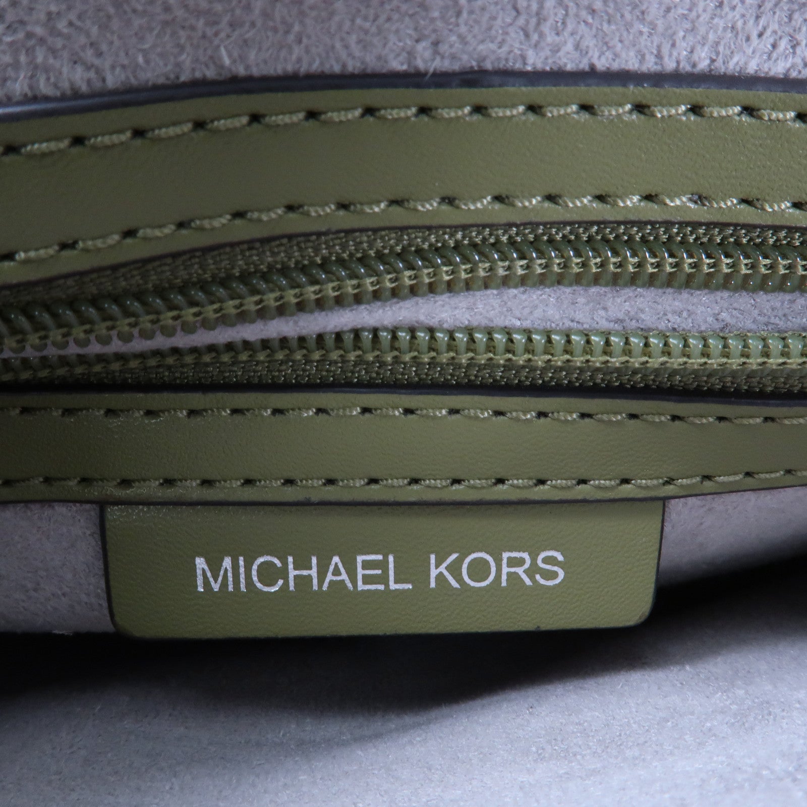 Michael Kors 塗層帆布Shoulder Bag銀扣手挽肩背兩用袋