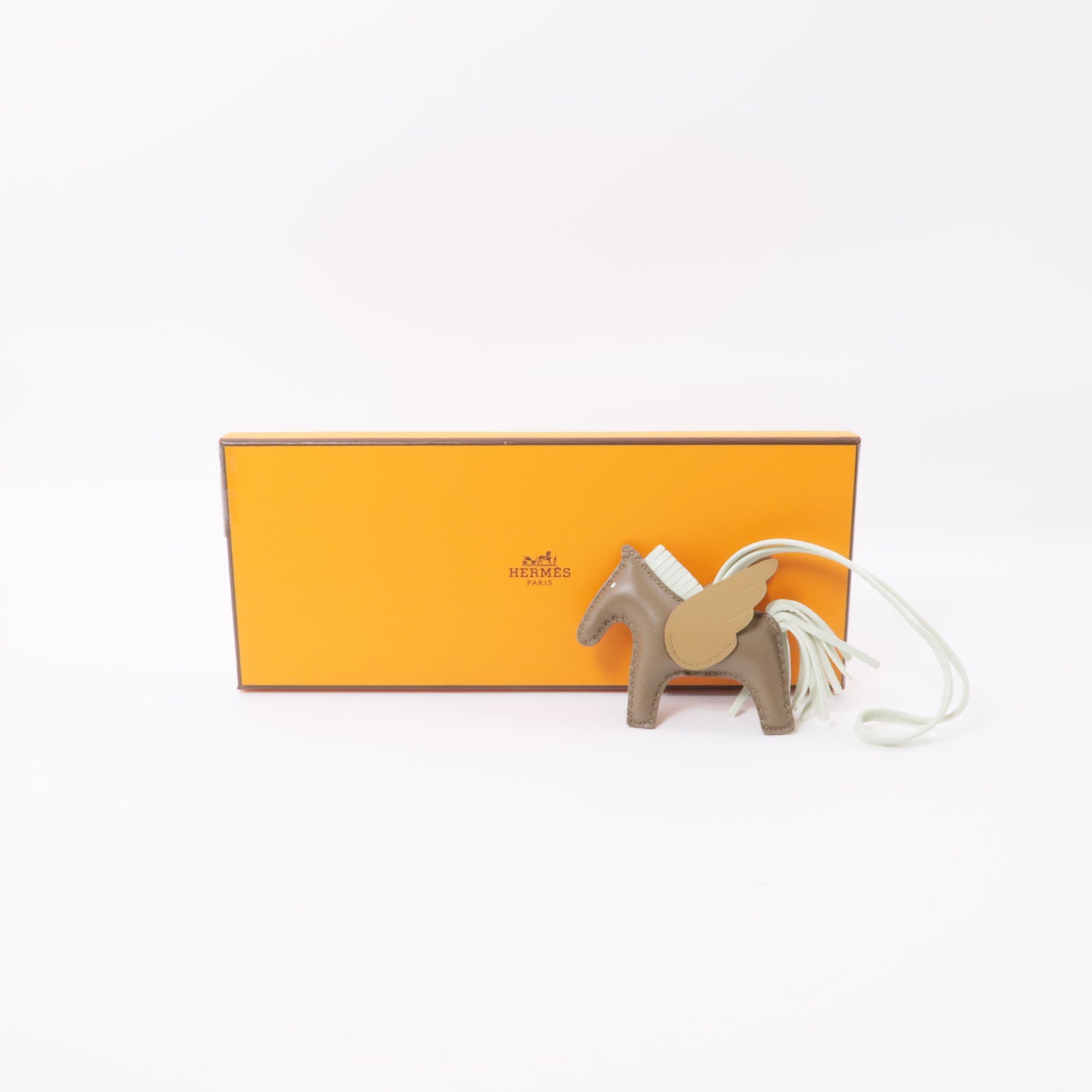 HERMES Milo皮革/Swift皮革Rodeo Pegase PM掛飾Etoupe灰色/Biscuit棕色/淺綠色