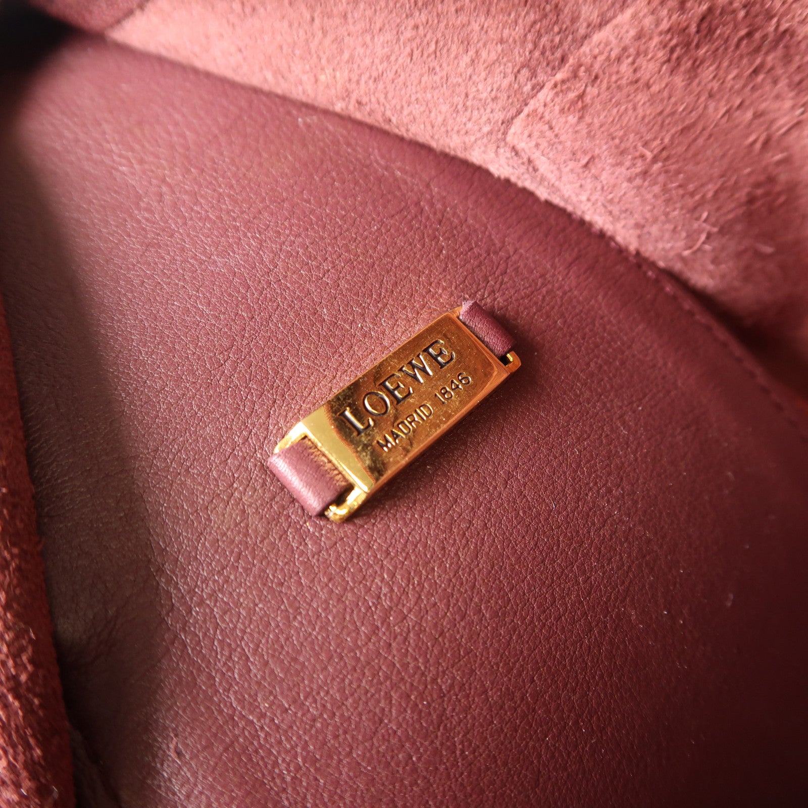 LOEWE 牛皮皮革Backpack金扣背包酒紅色