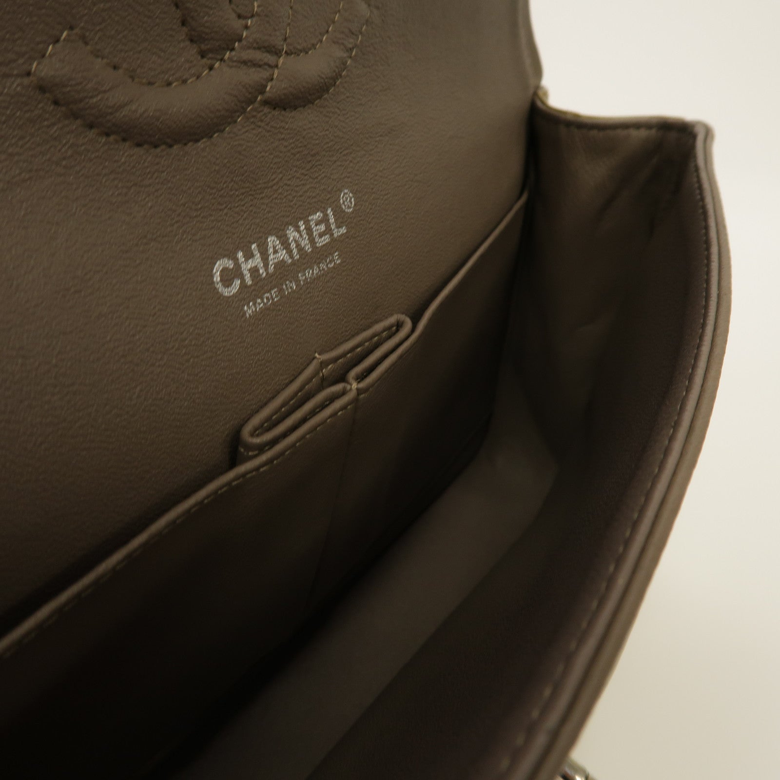 CHANEL 【激減優惠】菱格漆皮皮革Classic Flap 25銀扣鏈帶肩背袋綠色/灰色