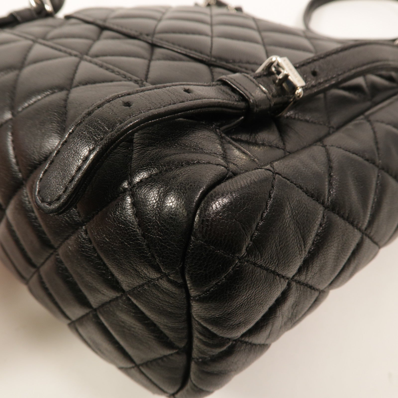 CHANEL 羊皮皮革Urban Spirit Backpack背包