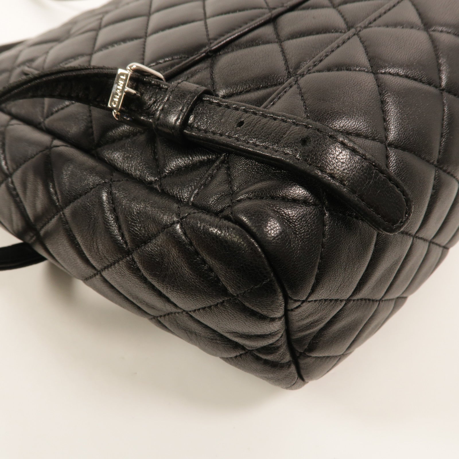 CHANEL 羊皮皮革Urban Spirit Backpack背包