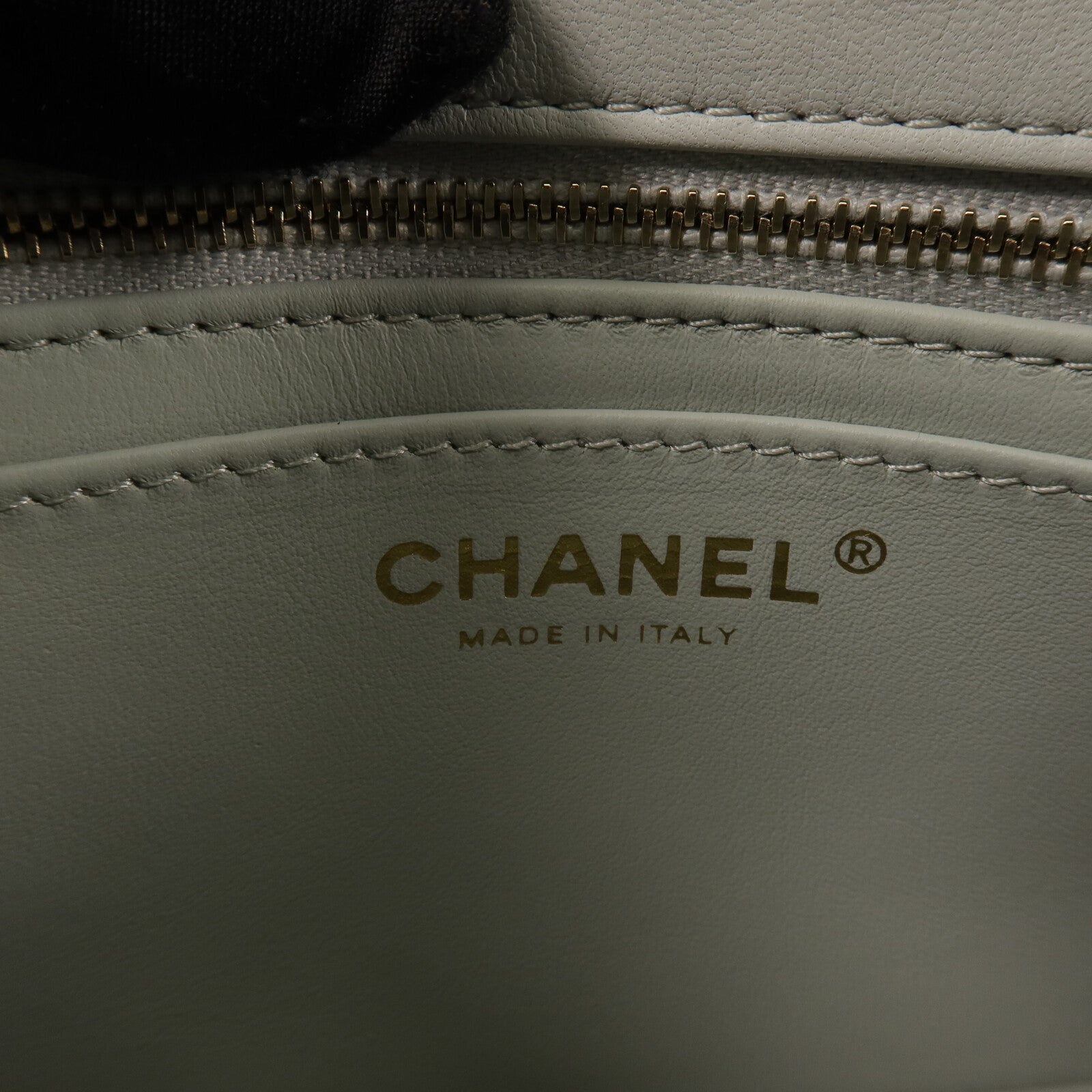 CHANEL 羊皮皮革Mini Classic 17鏈帶肩背袋