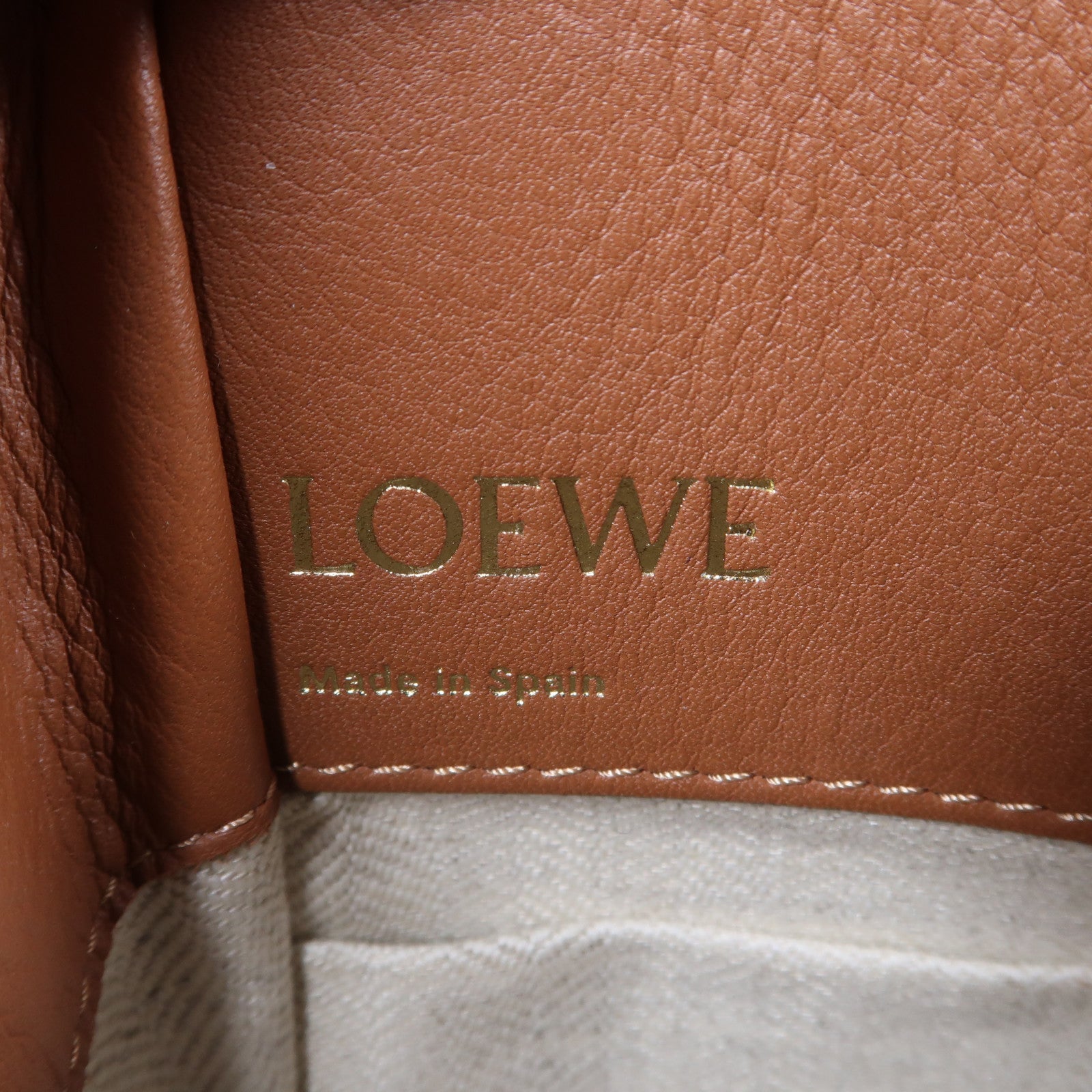 LOEWE 帆布Mini Hammock Drawstring Anagram金扣手挽肩背兩用袋白色/啡色