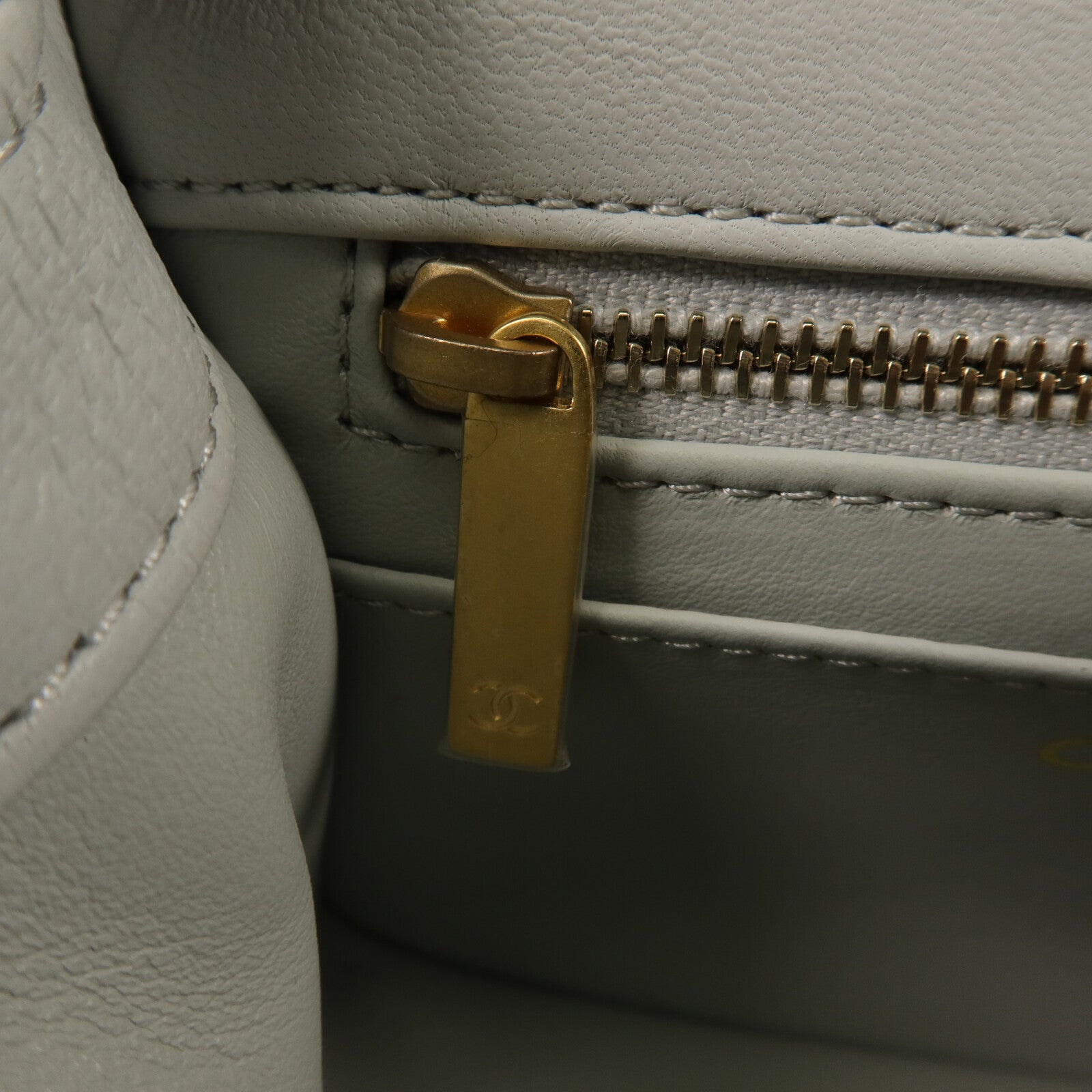 CHANEL 羊皮皮革Mini Classic 17鏈帶肩背袋