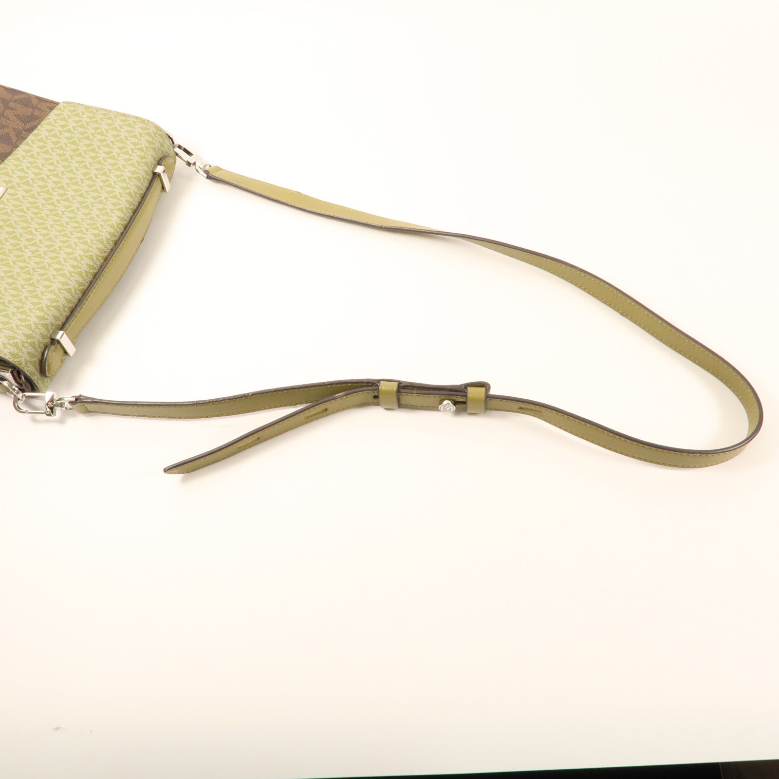 Michael Kors 塗層帆布Shoulder Bag銀扣手挽肩背兩用袋