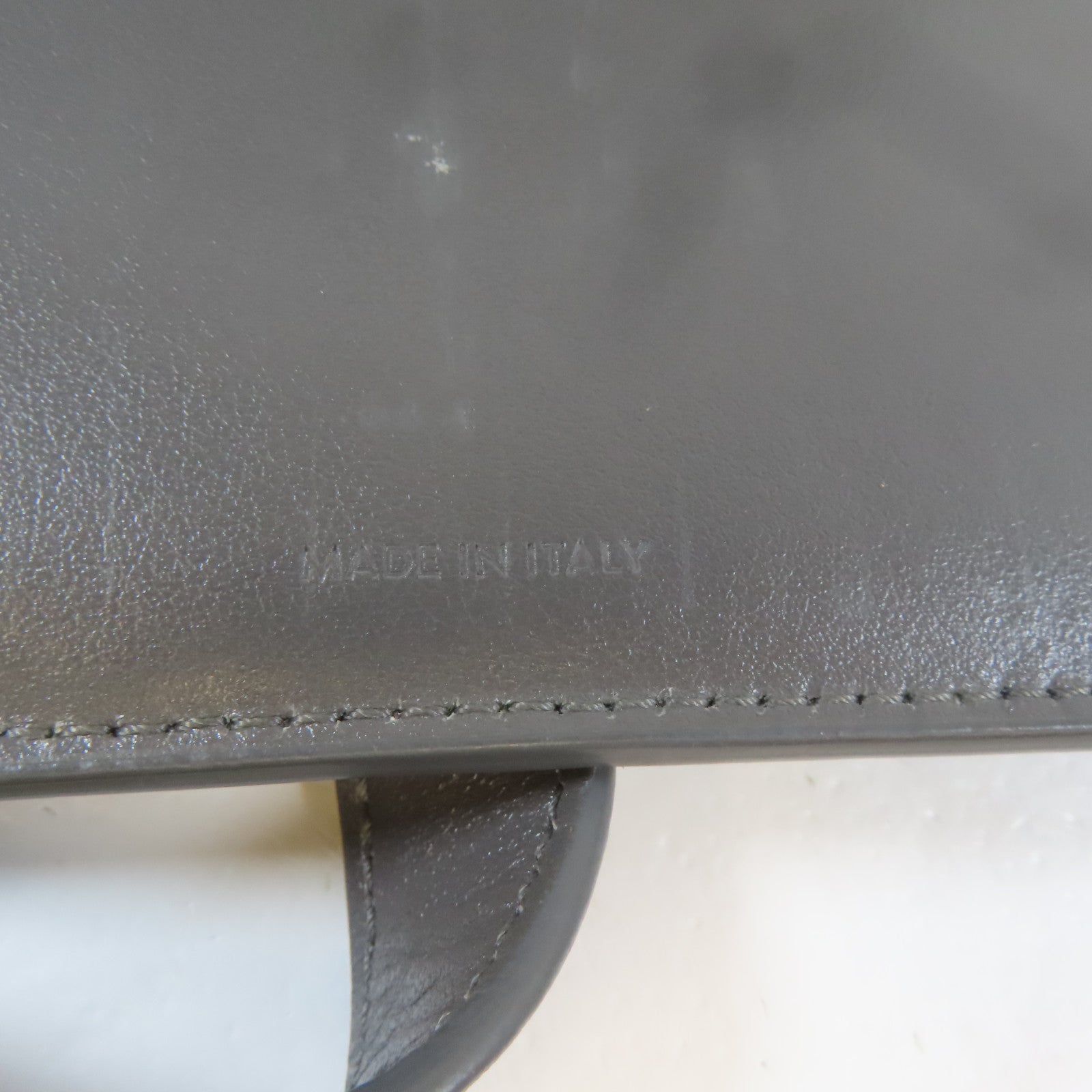 CELINE 牛皮皮革Bifold Wallet金扣錢包灰色