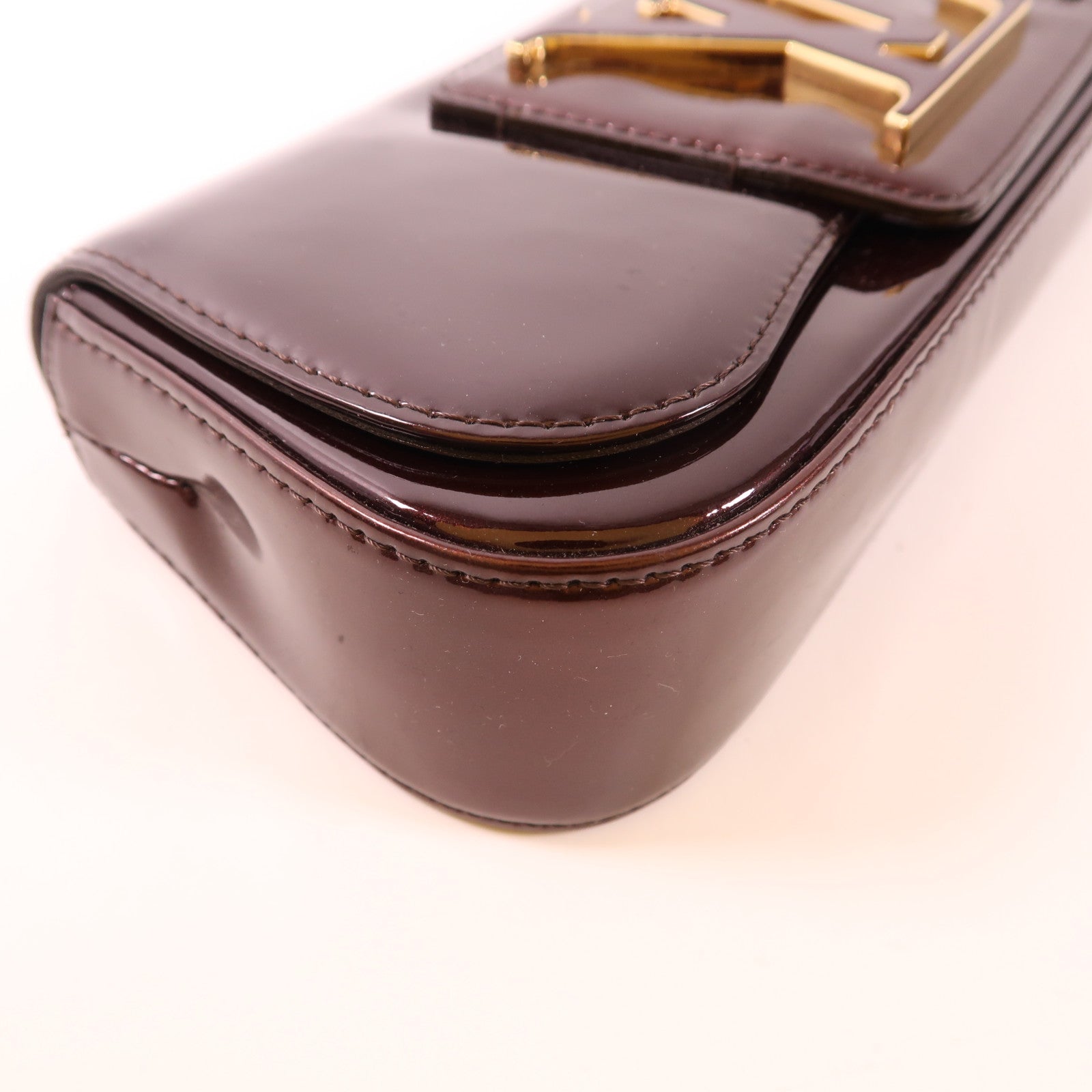 LOUIS VUITTON Vernis Pouchette Sobe金扣手拿包