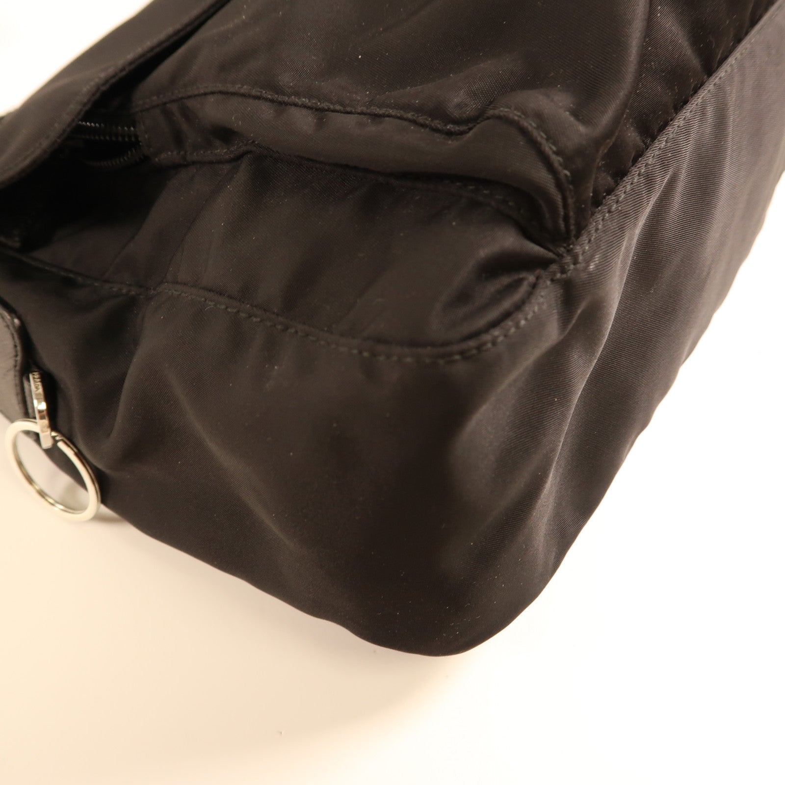 PRADA 尼龍Shoulder Bag銀扣肩背袋