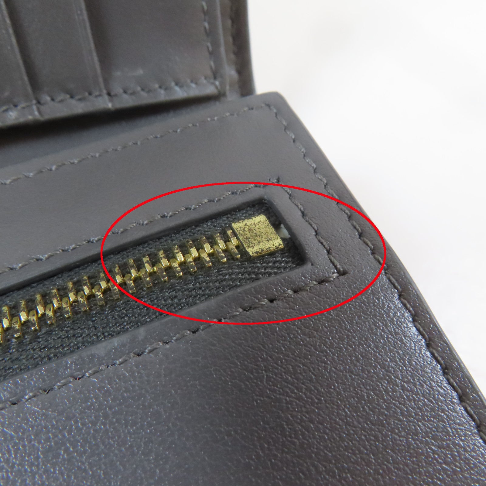 CELINE 牛皮皮革Bifold Wallet金扣錢包灰色
