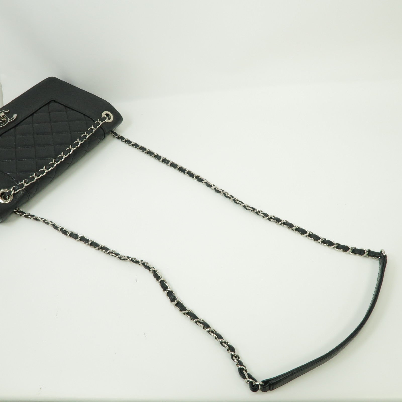 CHANEL 【激減優惠】菱格牛皮皮革Mademoiselle Chain Shoulder Bag銀扣鏈帶肩背袋黑色