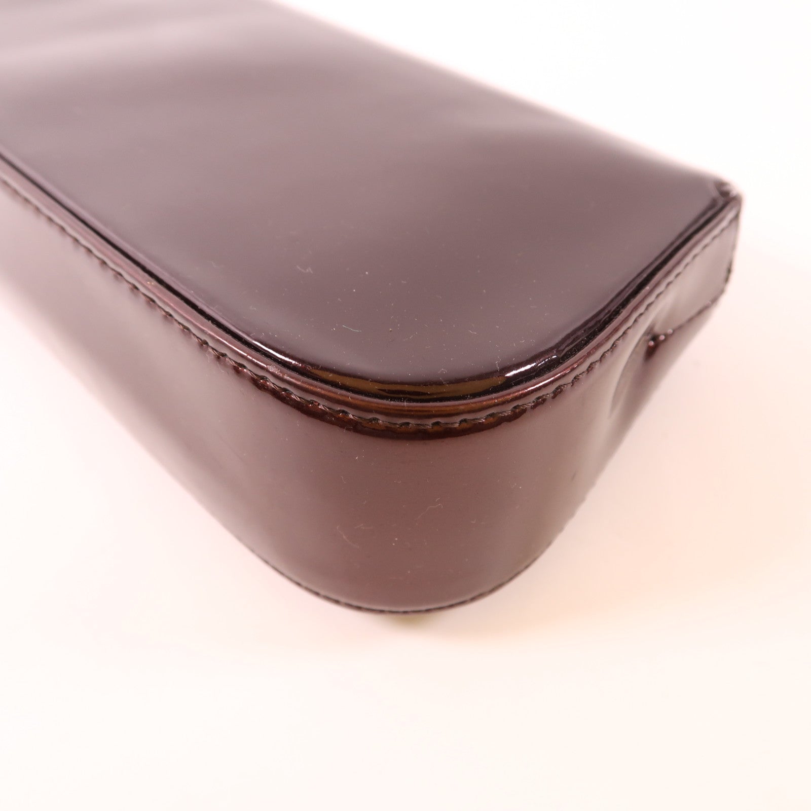 LOUIS VUITTON Vernis Pouchette Sobe金扣手拿包