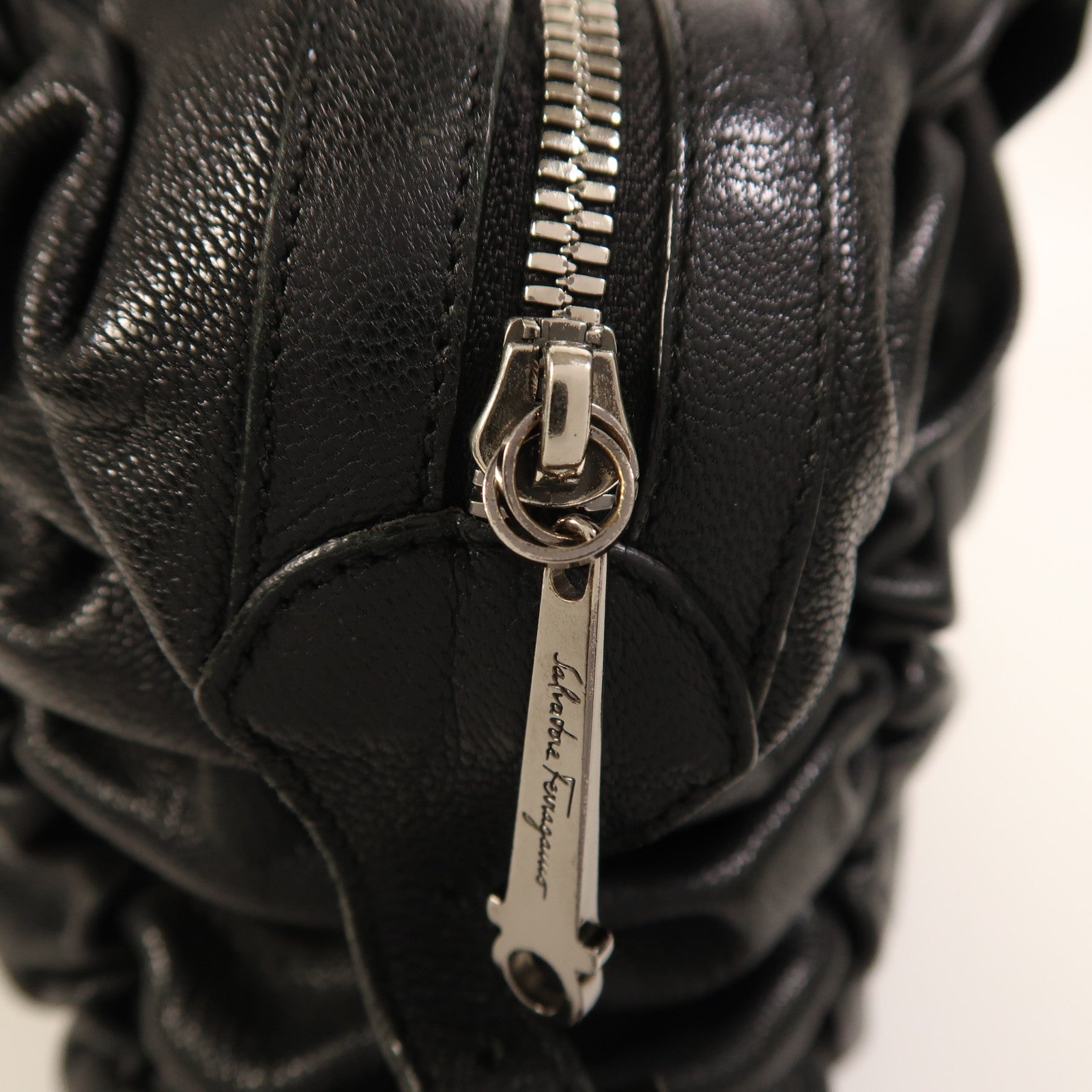 Salvatore Ferragamo 牛皮皮革Shoulder Bag肩背袋