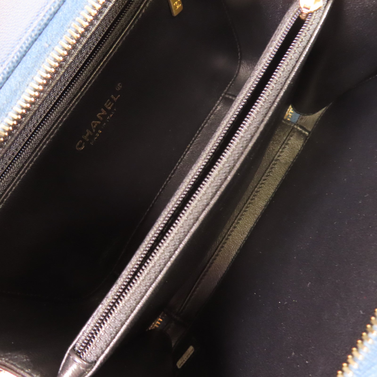 CHANEL 【激減優惠】菱格Caviar皮革Vanity Chain 2Way Shoulder Bag金扣鏈帶手挽肩背兩用袋寶藍色/黑色