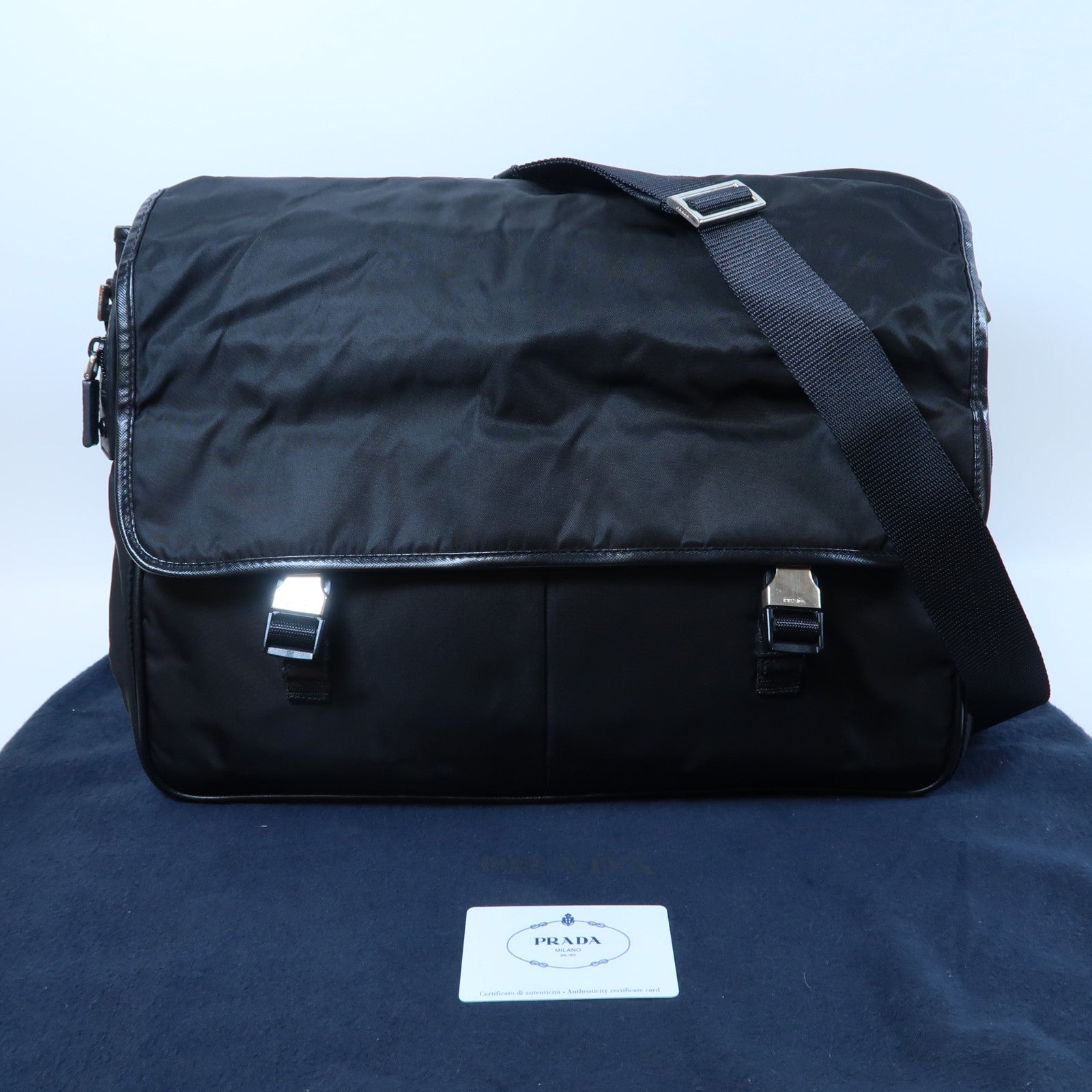 PRADA 尼龍Shoulder Bag銀扣肩背袋黑色