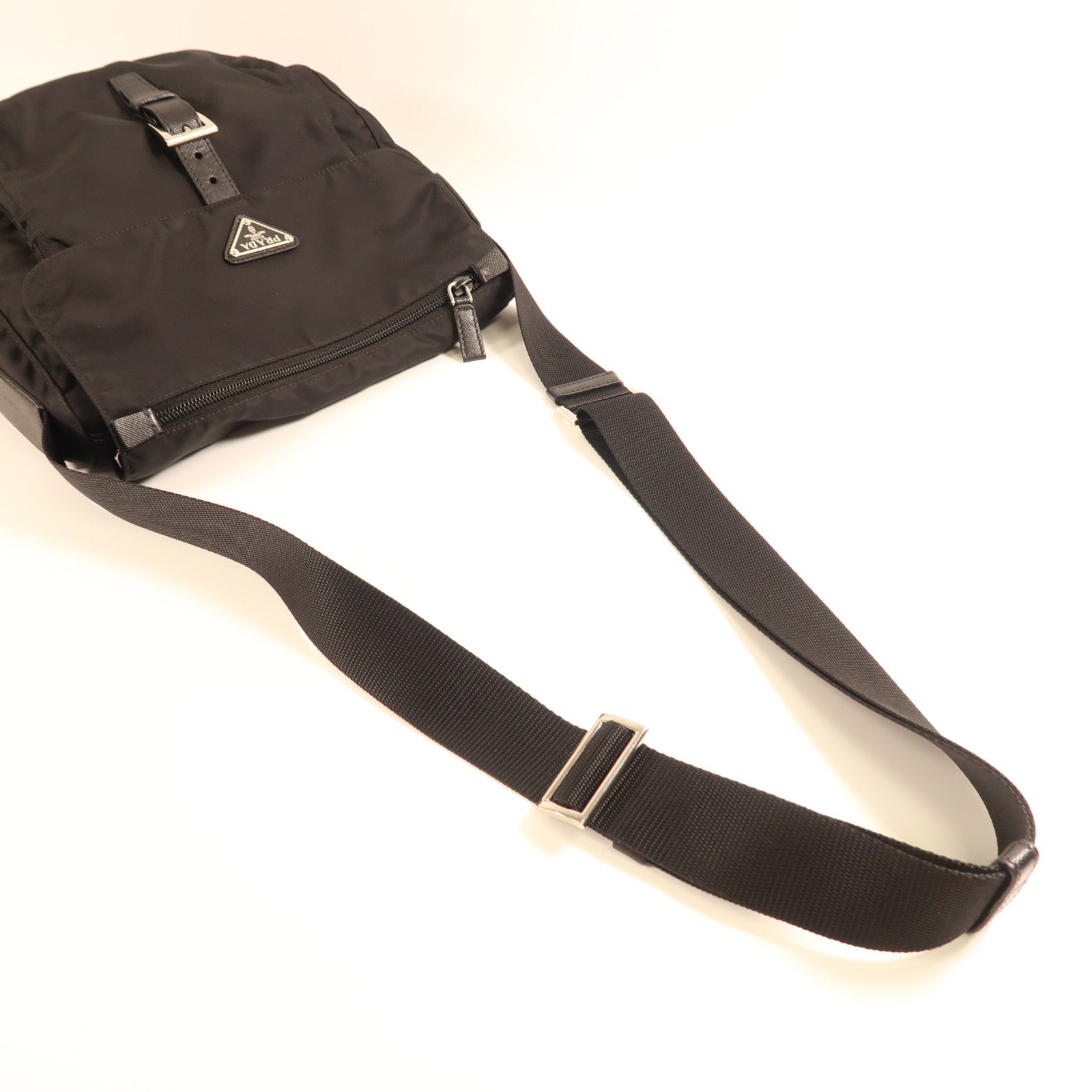PRADA 尼龍Shoulder Bag銀扣肩背袋