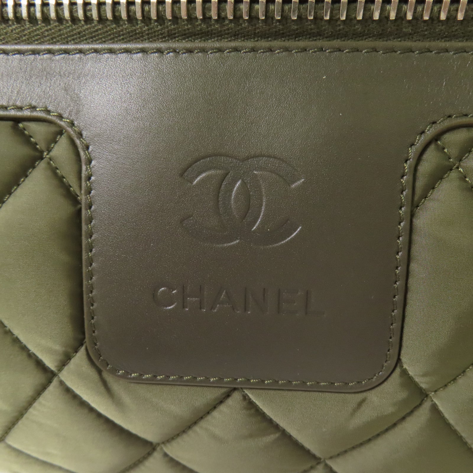 CHANEL 尼龍Cocoon銀扣肩背袋
