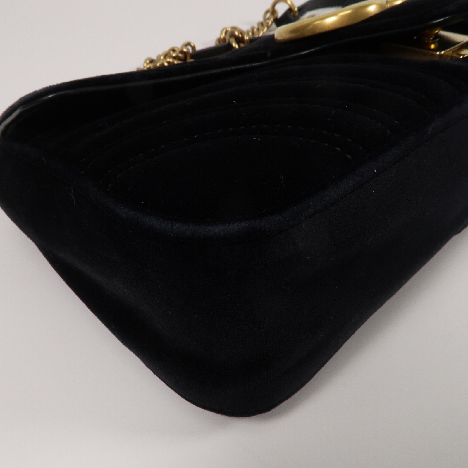 GUCCI 天鵝絨GG Marmont Shoulder Bag鏈帶肩背袋