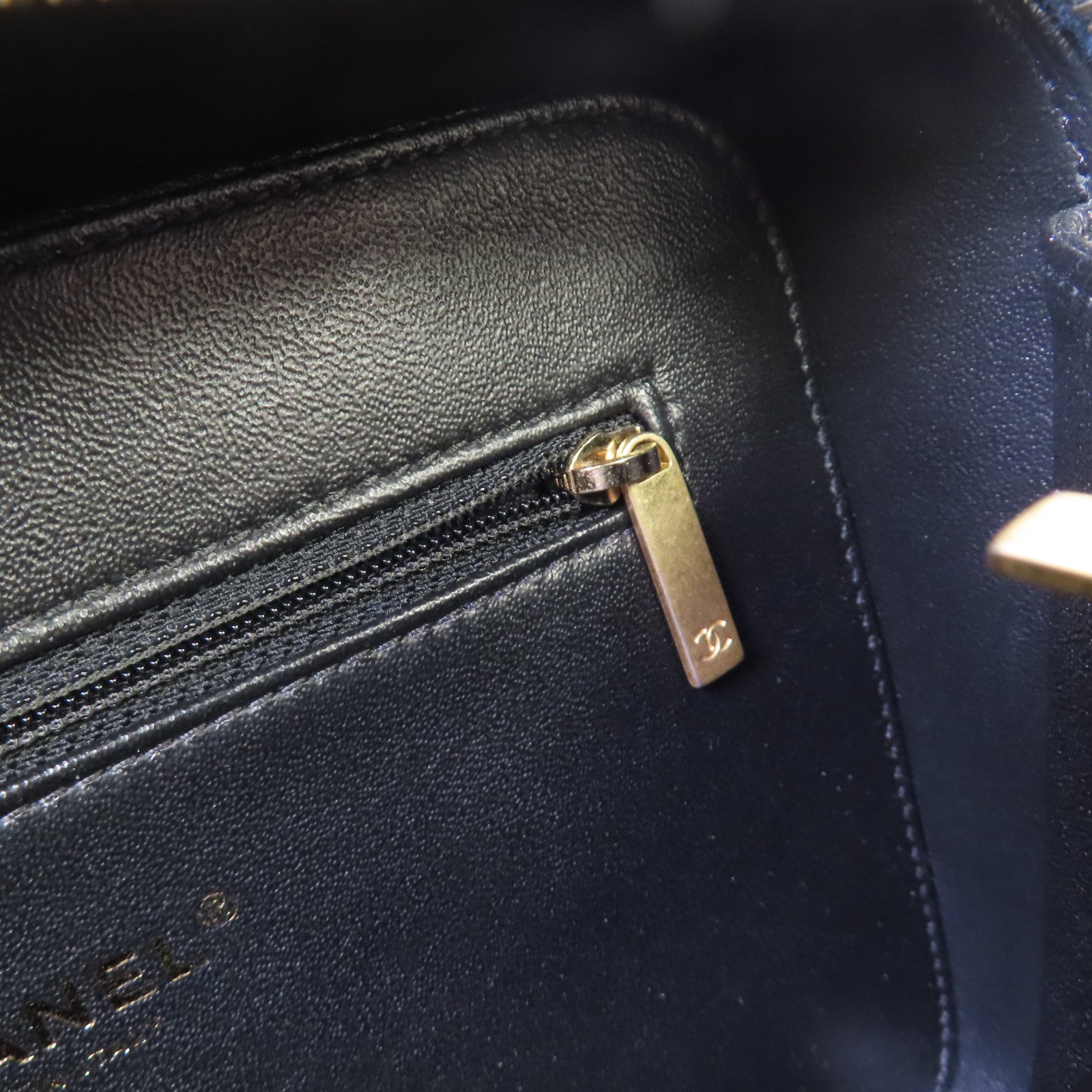 CHANEL 【激減優惠】菱格Caviar皮革Vanity Chain 2Way Shoulder Bag金扣鏈帶手挽肩背兩用袋寶藍色/黑色