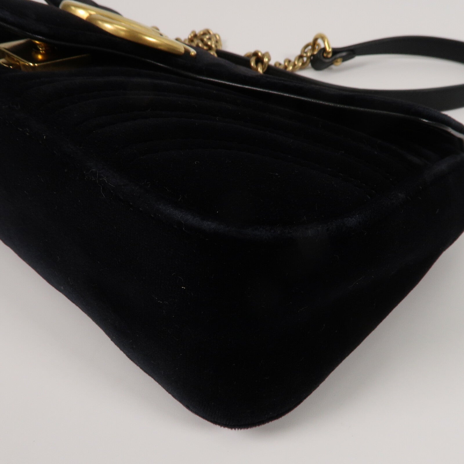 GUCCI 天鵝絨GG Marmont Shoulder Bag鏈帶肩背袋